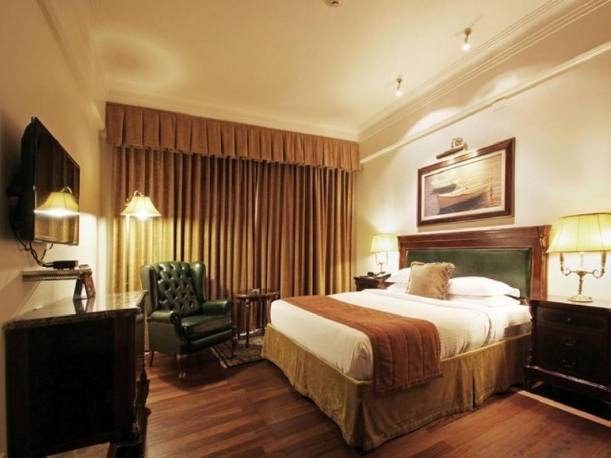 Deluxe Suite - Photo 8
