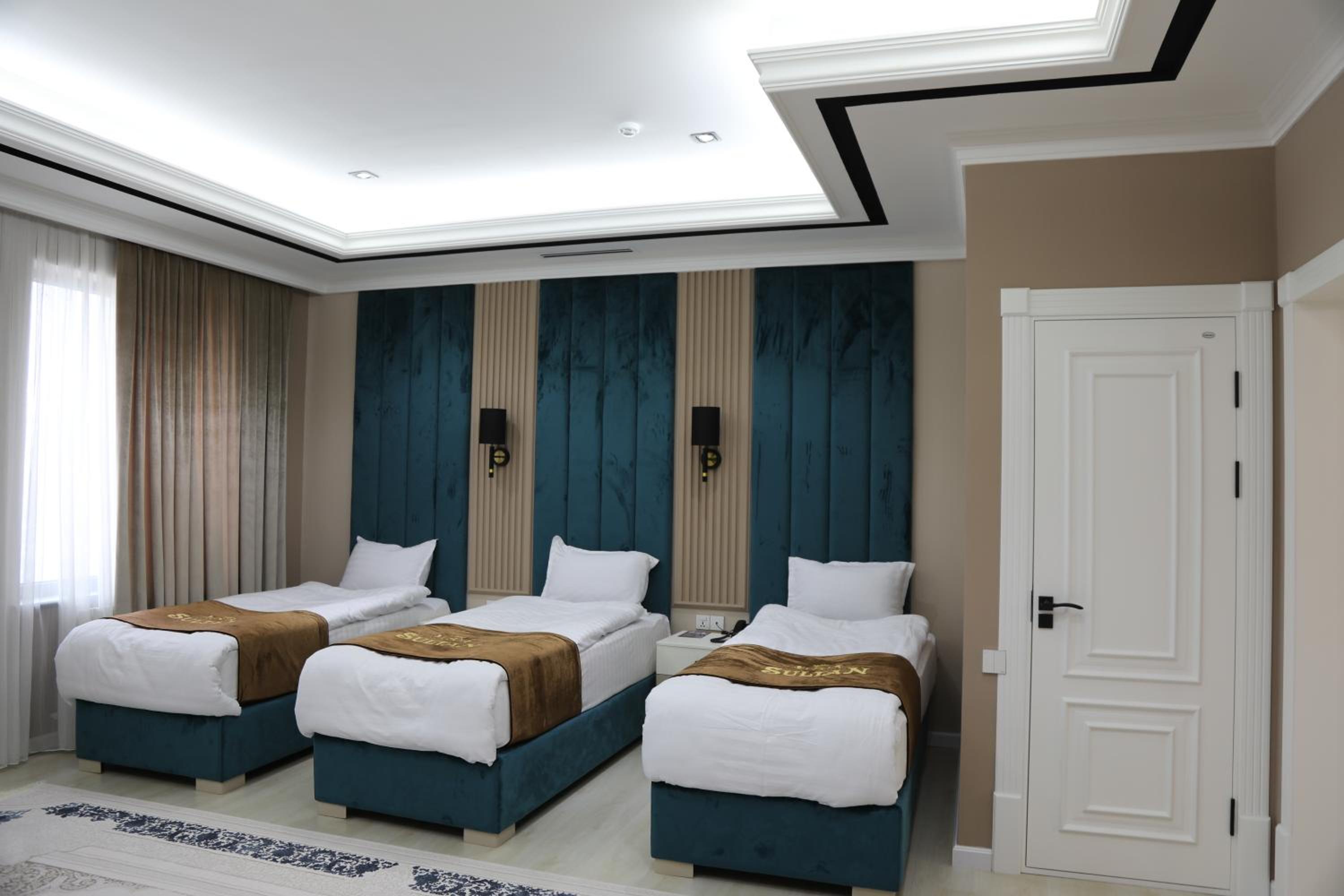 Deluxe Triple Room photo 2