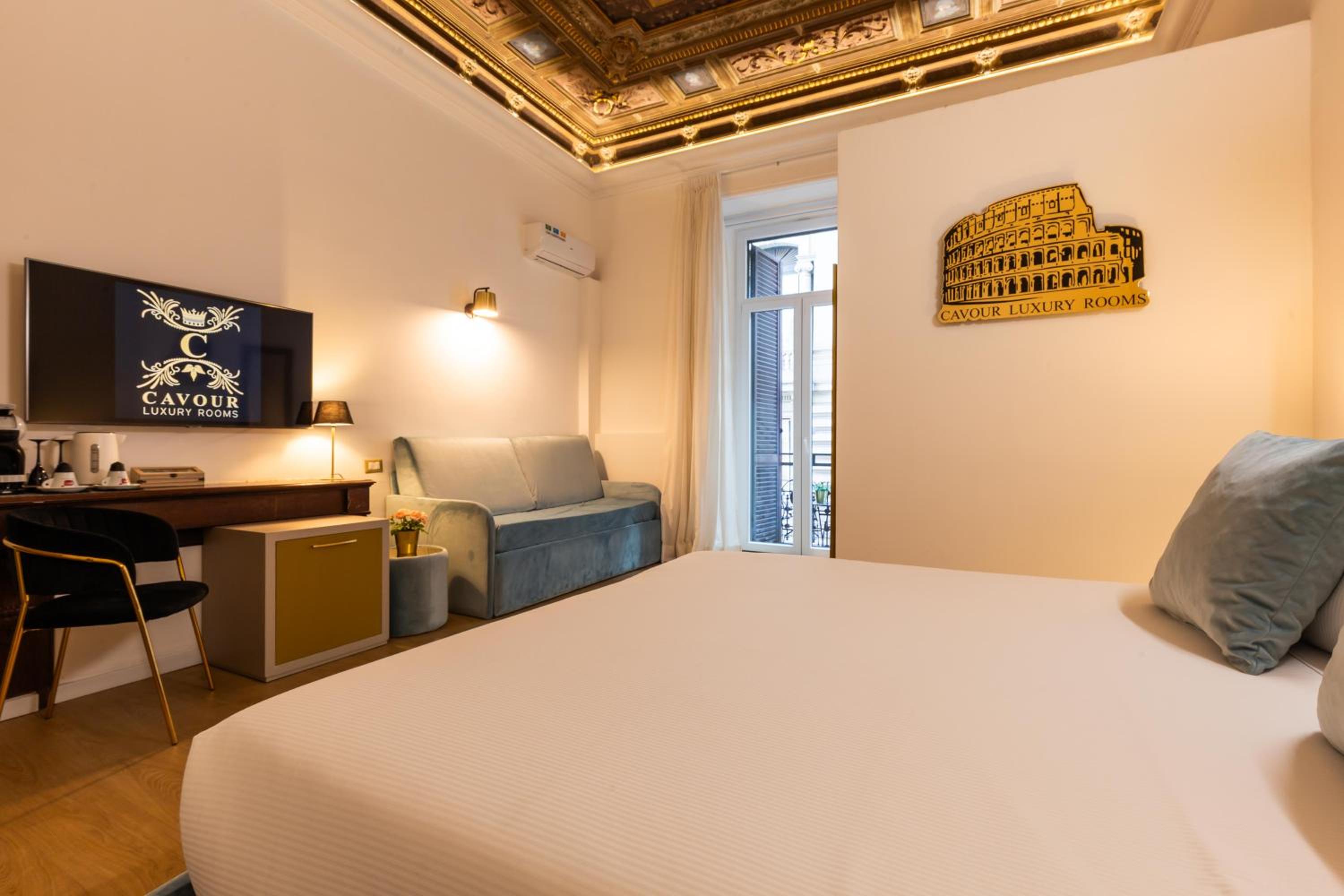 Quadruple Room with Balcony photo 3