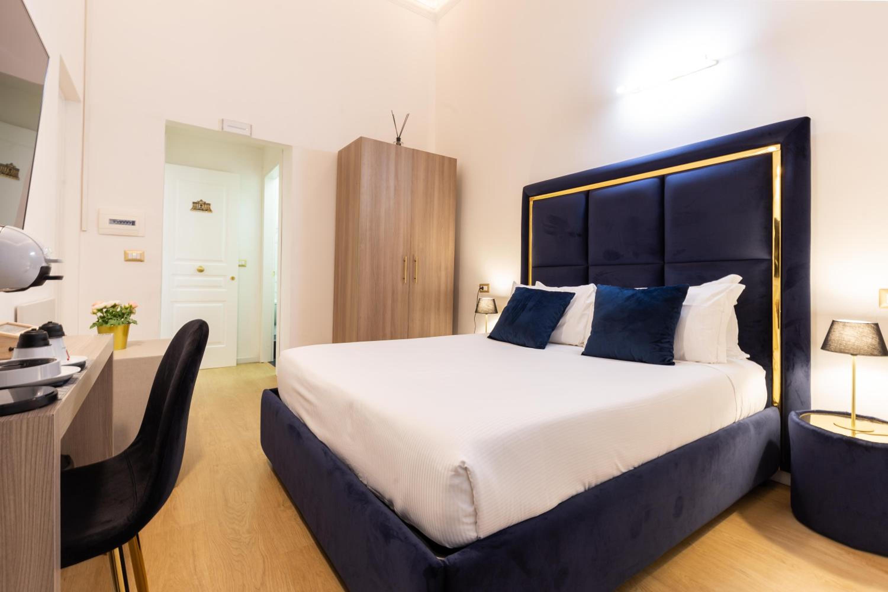 Standard Double Room photo 2