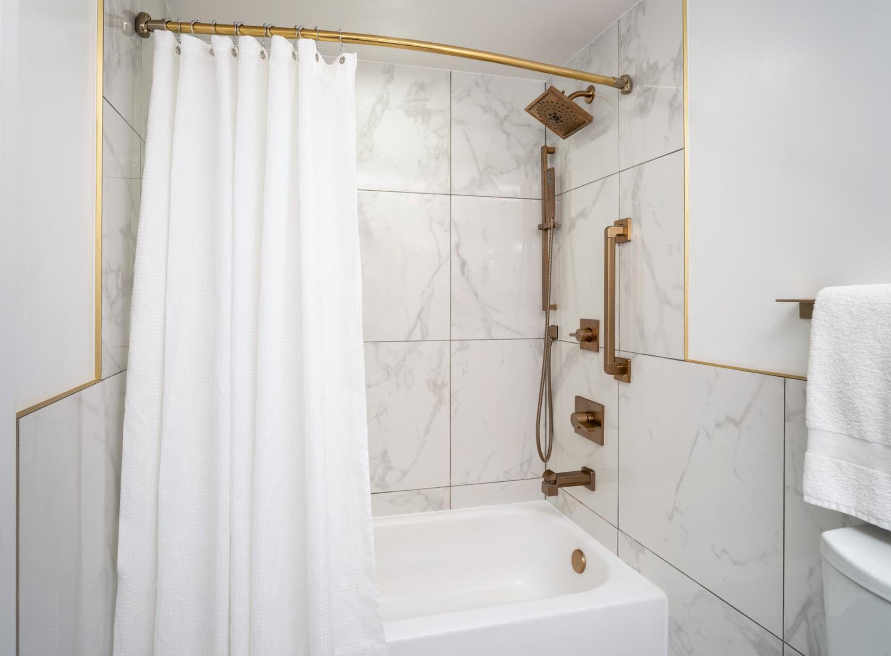 Queen Room with Two Queen Beds - Hearing Accessible - Photo 5