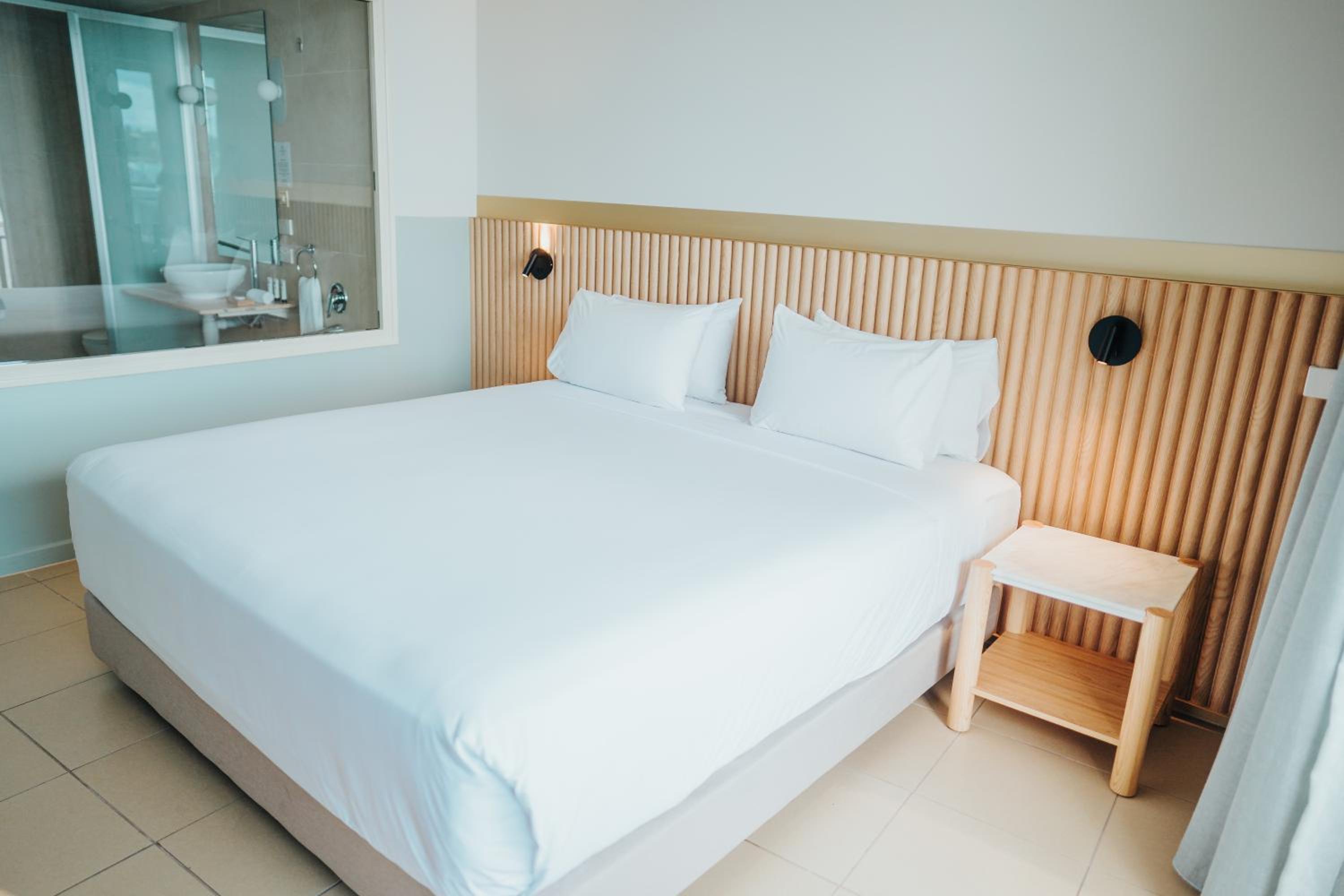 Harbor View Room - Photo 6