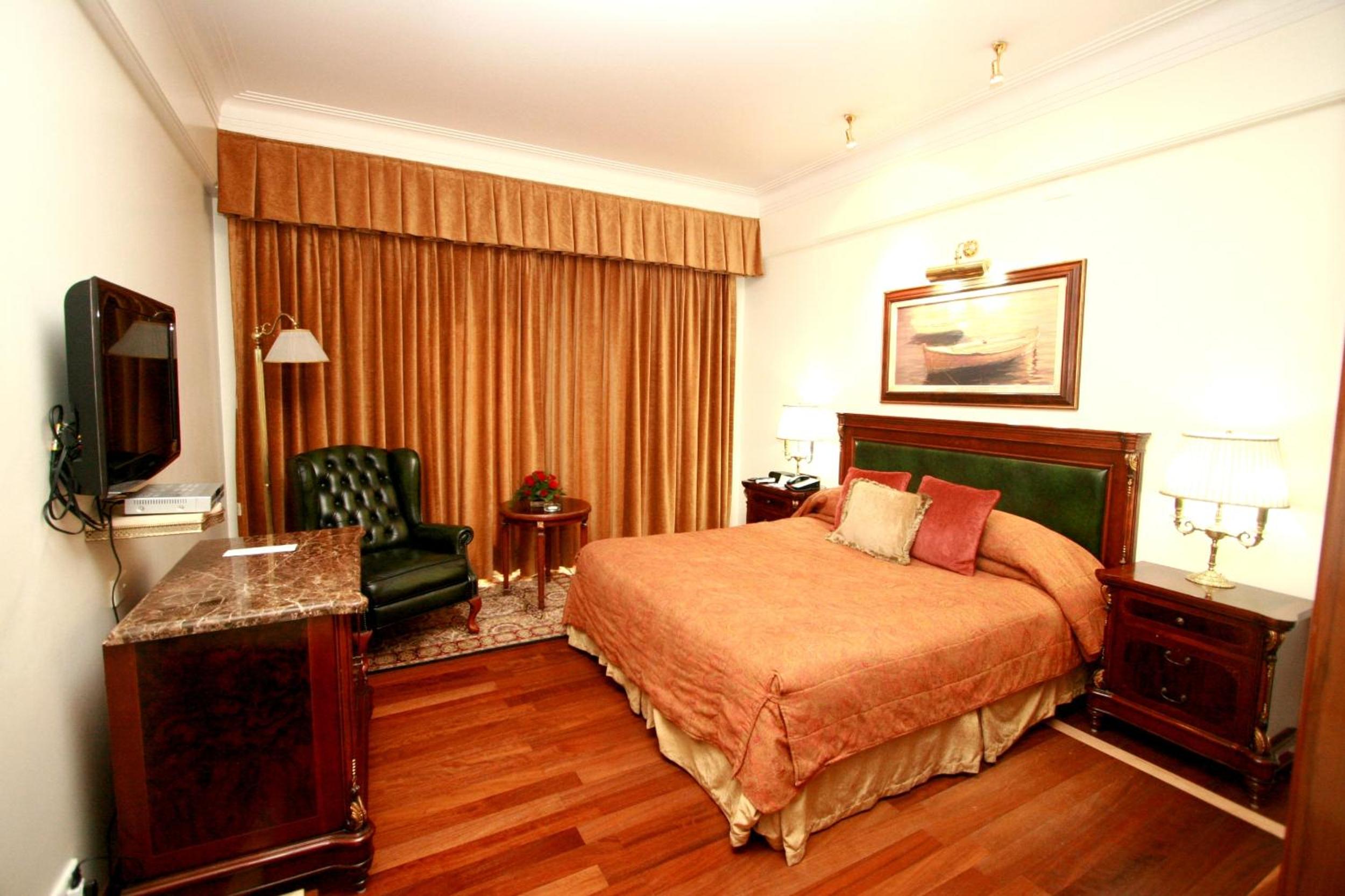 Business Class Room - Photo 6