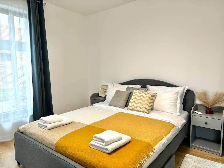 One-Bedroom Apartment photo 1