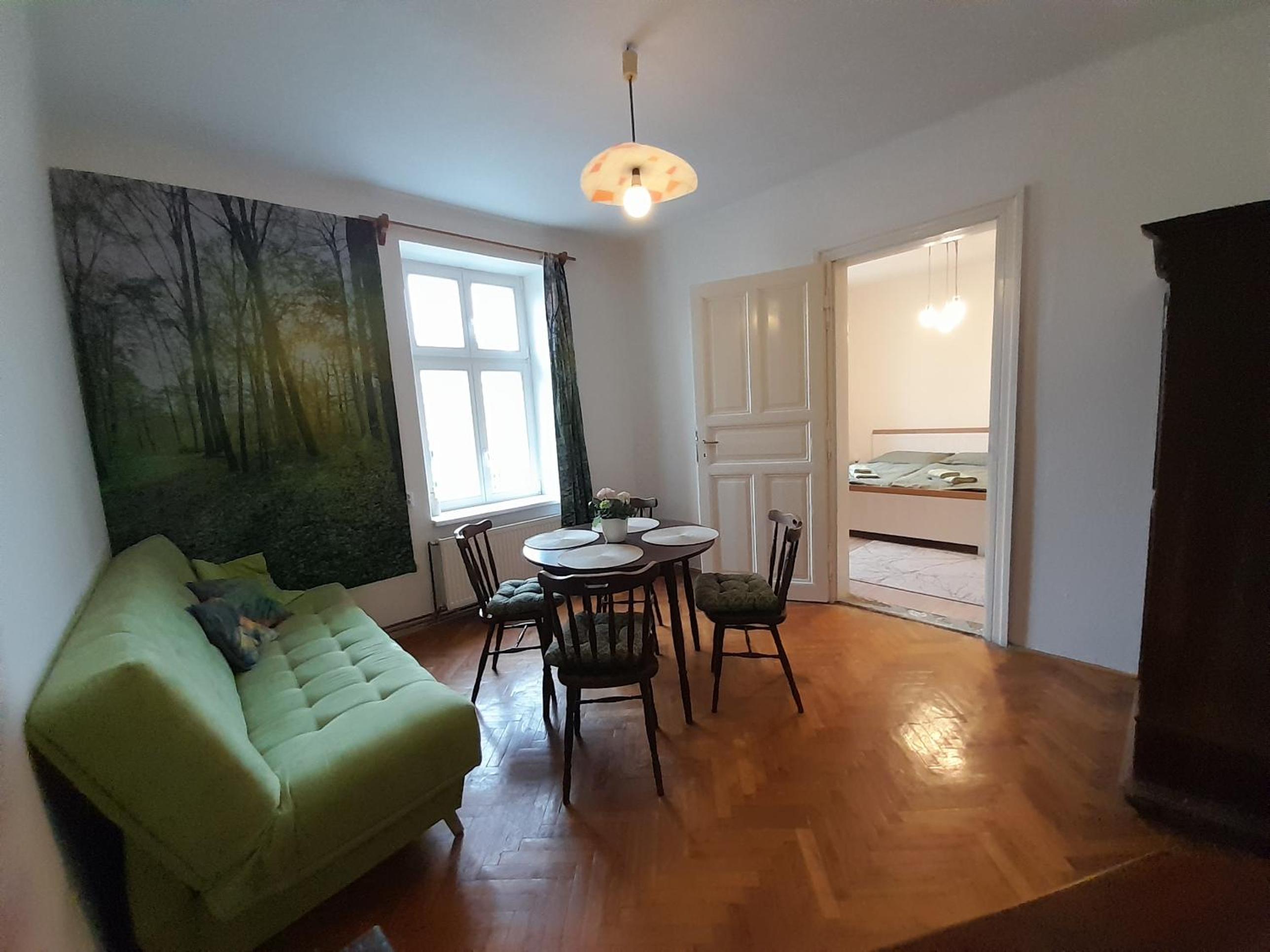 One-Bedroom Apartment photo 1