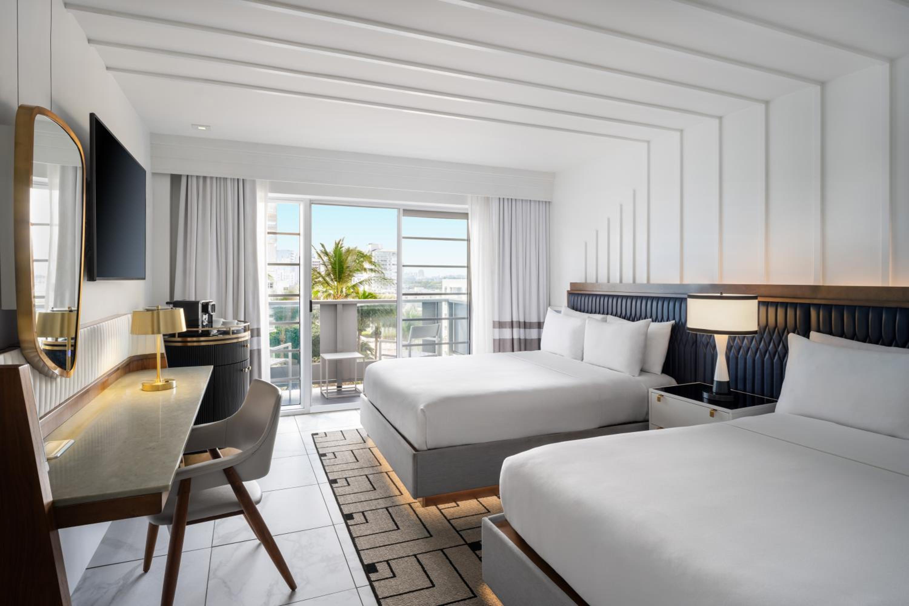 Queen Room with 2 Queen Beds and City View - Photo 3