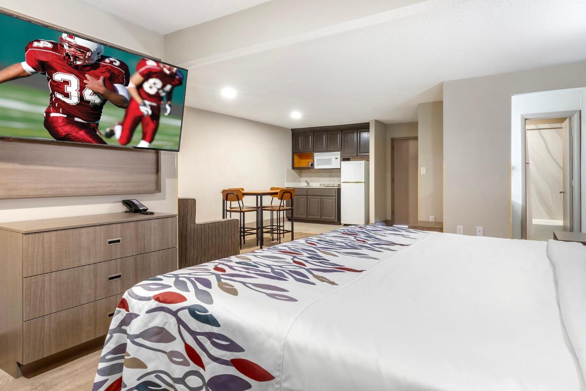 Suite King Room with Kitchenette Non-Smoking - Photo 5