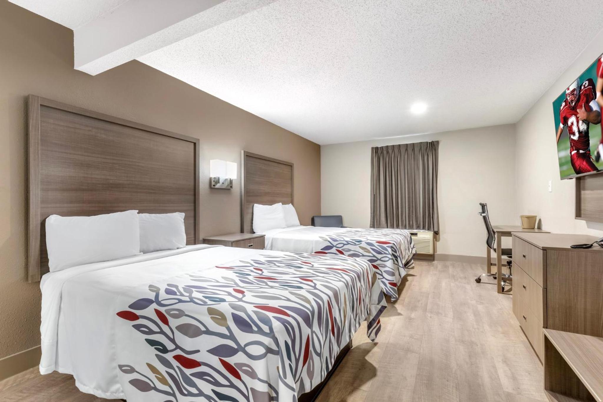 Suite with Two Double Beds Smoking - Photo 1