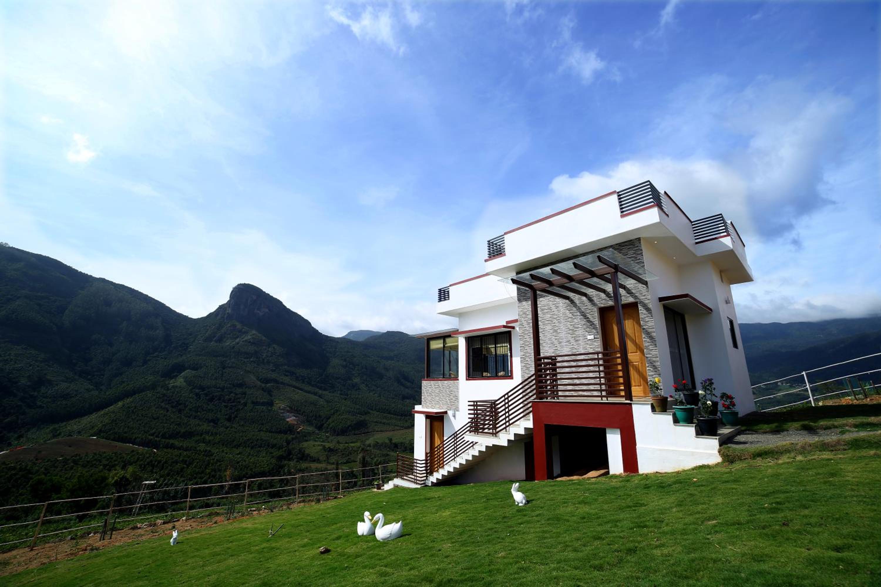 Garden villa with dam view photo 2