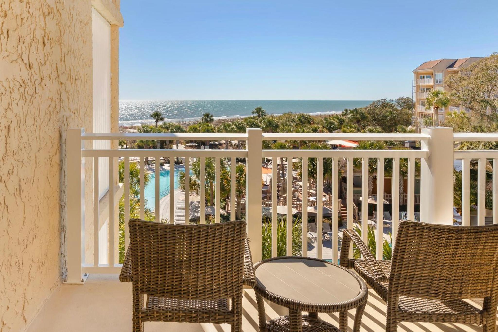 Partial Ocean View Studio Suite – 1 King Bed