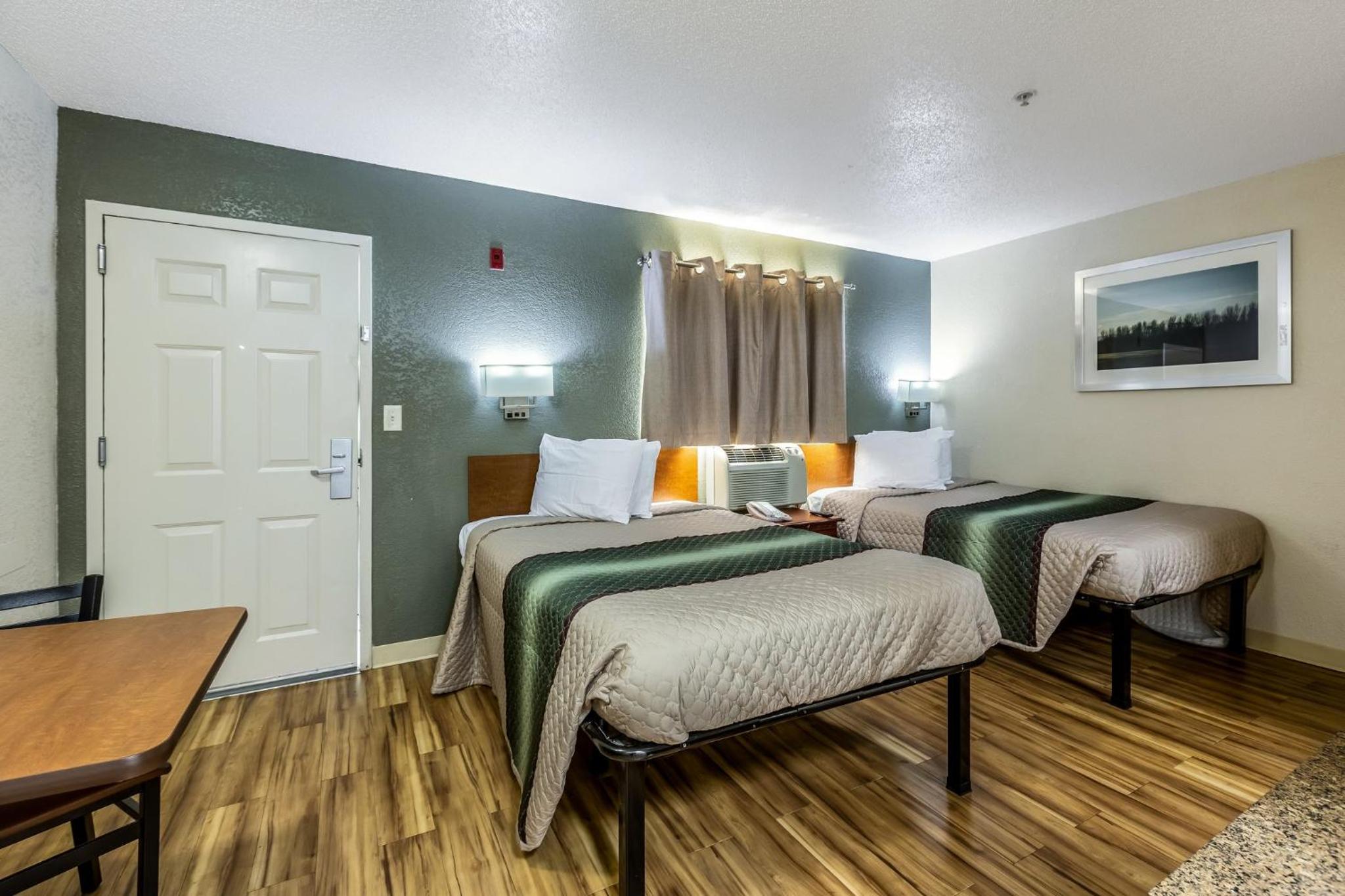 Studio Room with Two Double Beds Non-Smoking - Photo 1