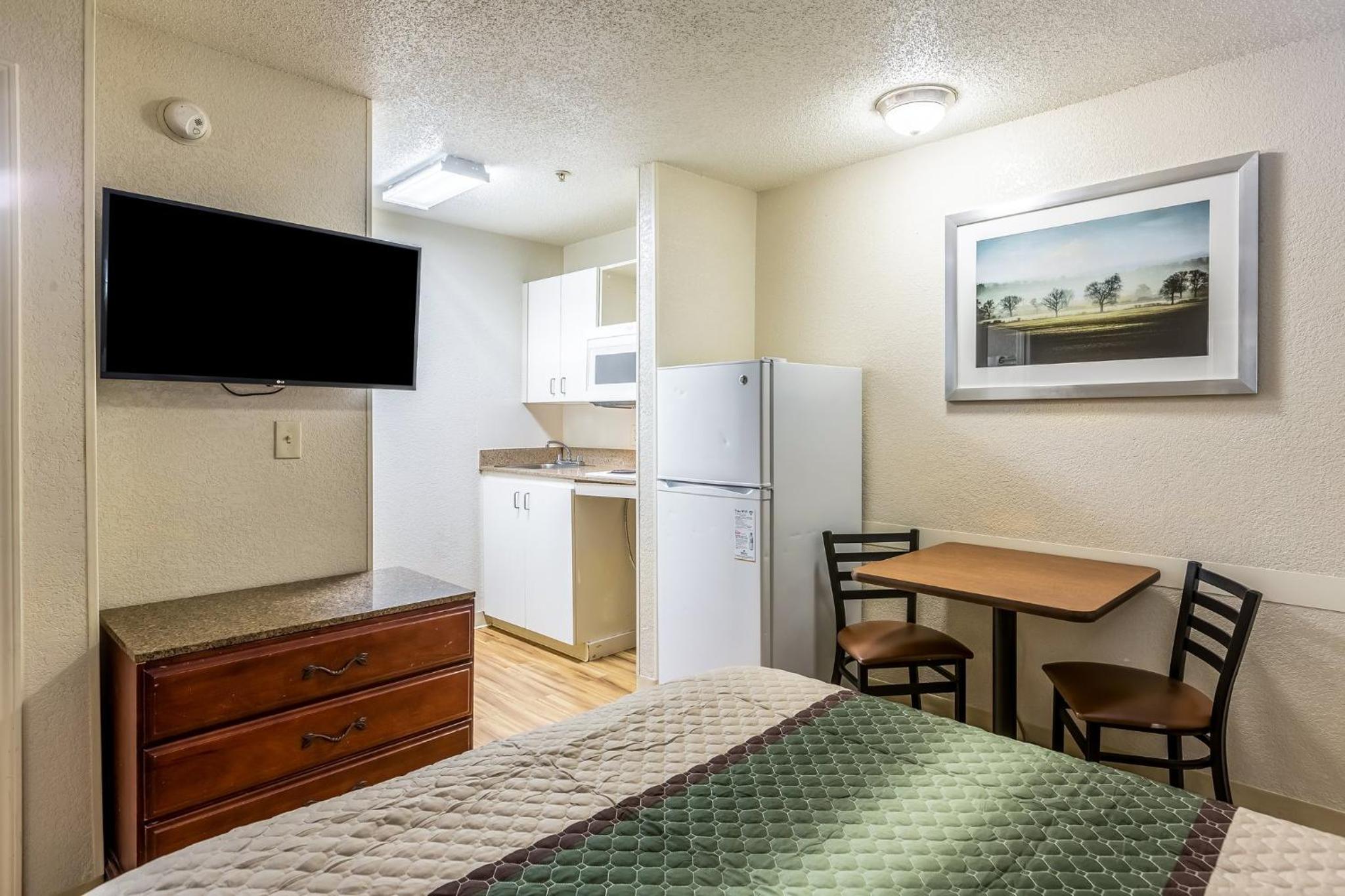 Studio Room with Two Double Beds Non-Smoking - Photo 4
