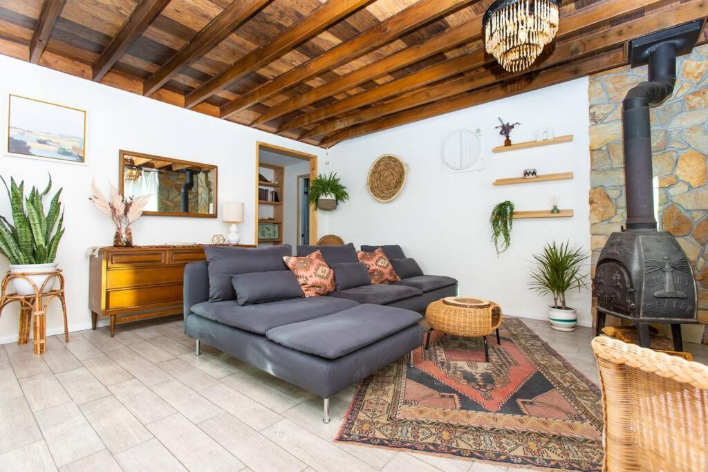 One-Bedroom House photo 1