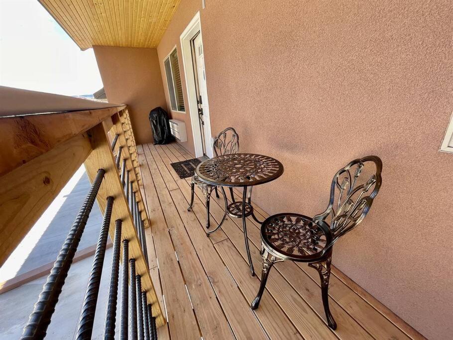 Two-Bedroom House photo 2