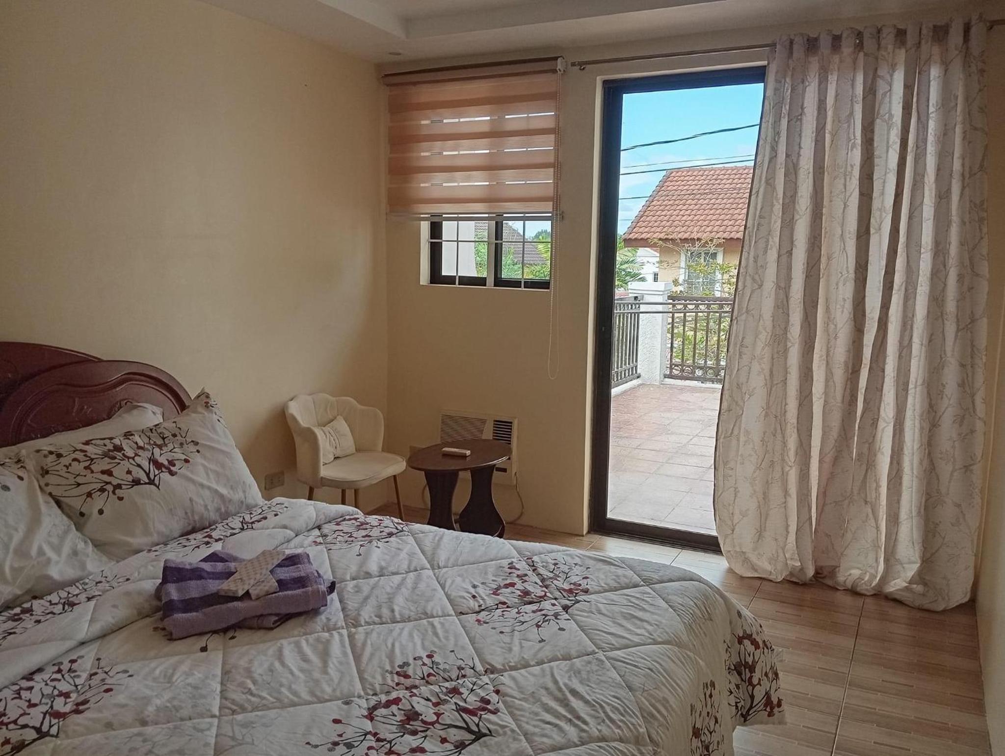 One-Bedroom House photo 1