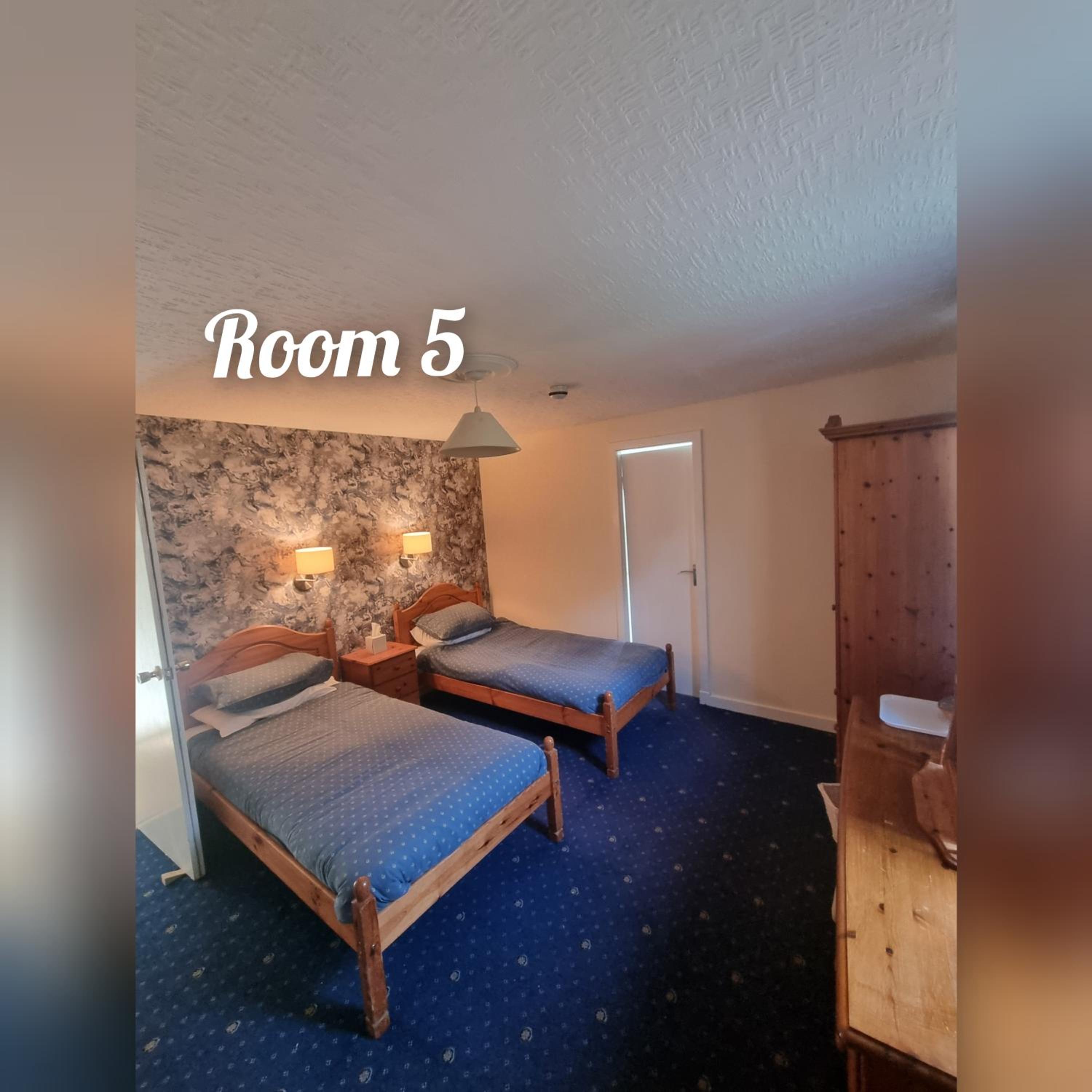 Twin Room with Bathroom
