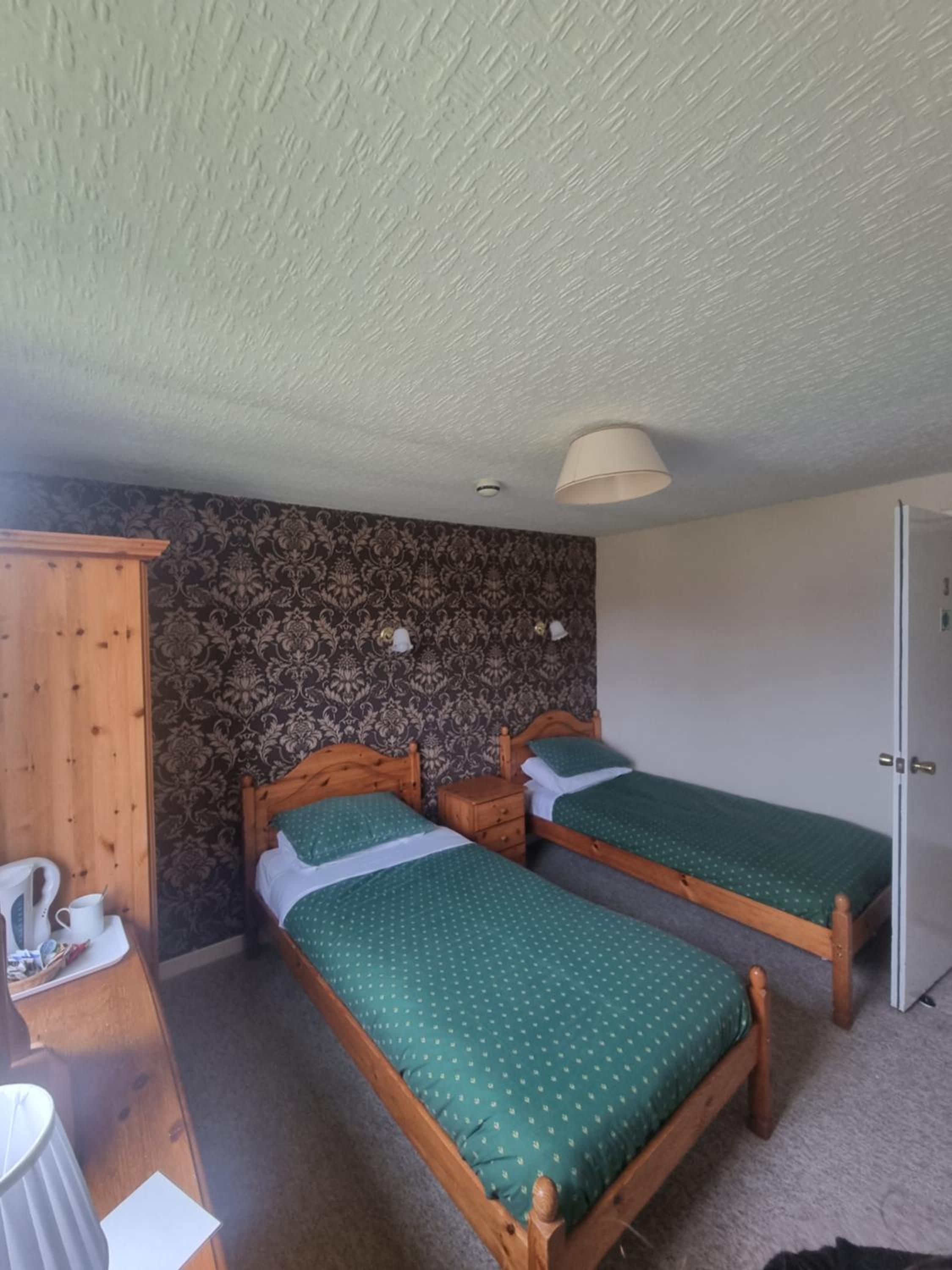 Twin Room with Bath
