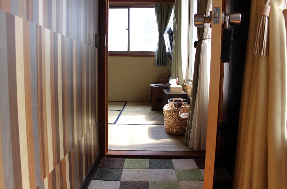 Economy Triple Room - Photo 4