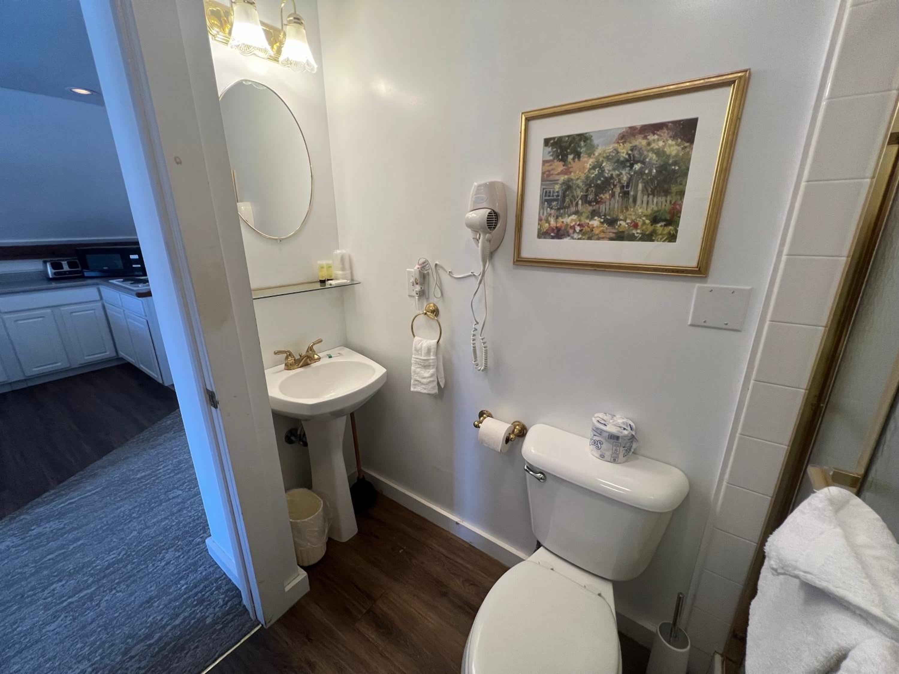 Two-Bedroom Suite - Photo 3