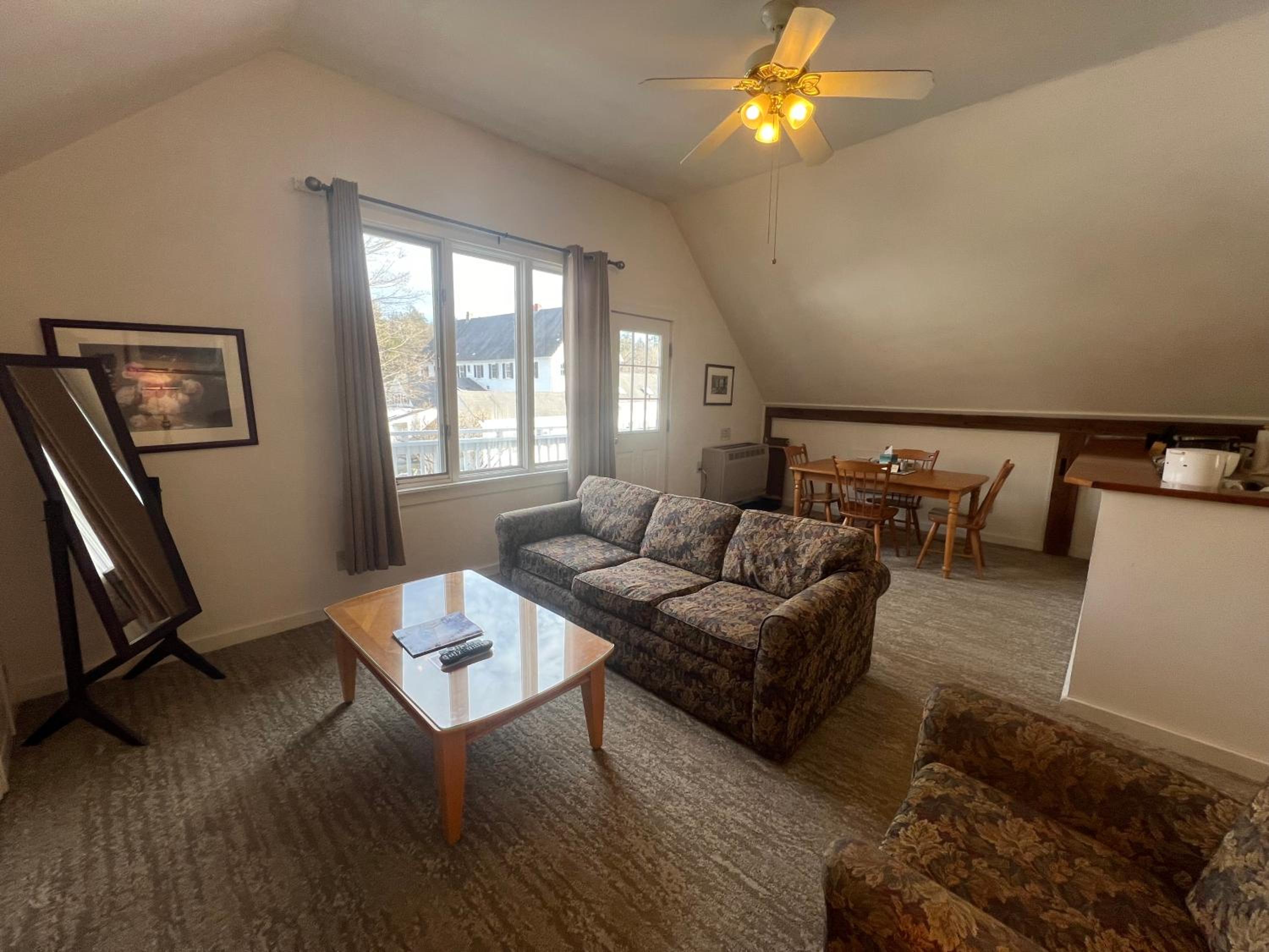 Two-Bedroom Suite - Photo 10