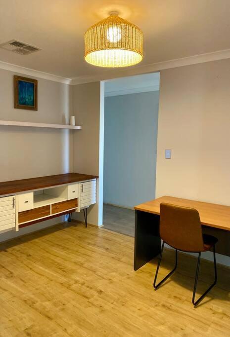 Four-Bedroom House photo 3