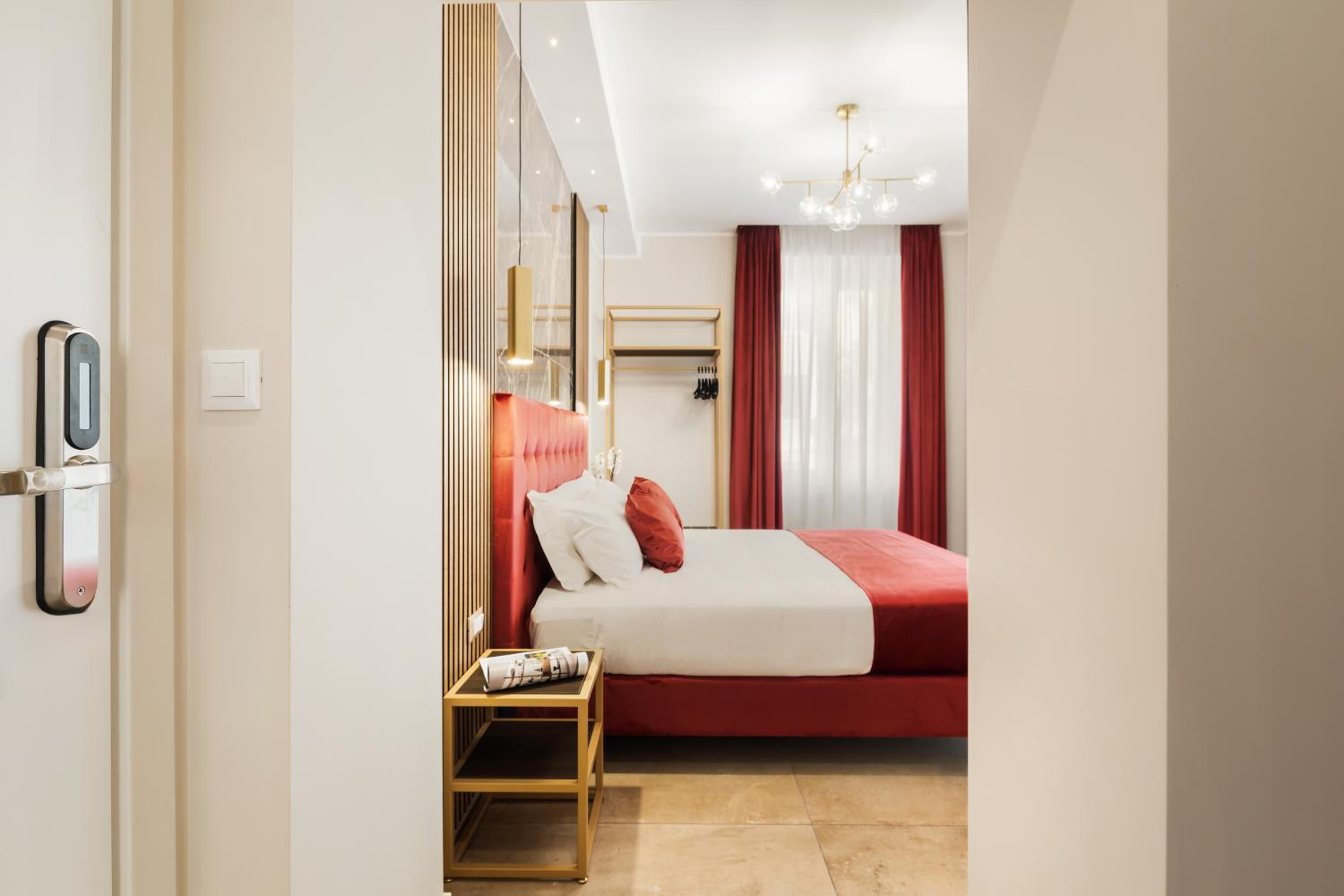 King Suite with Spa Bath photo 3