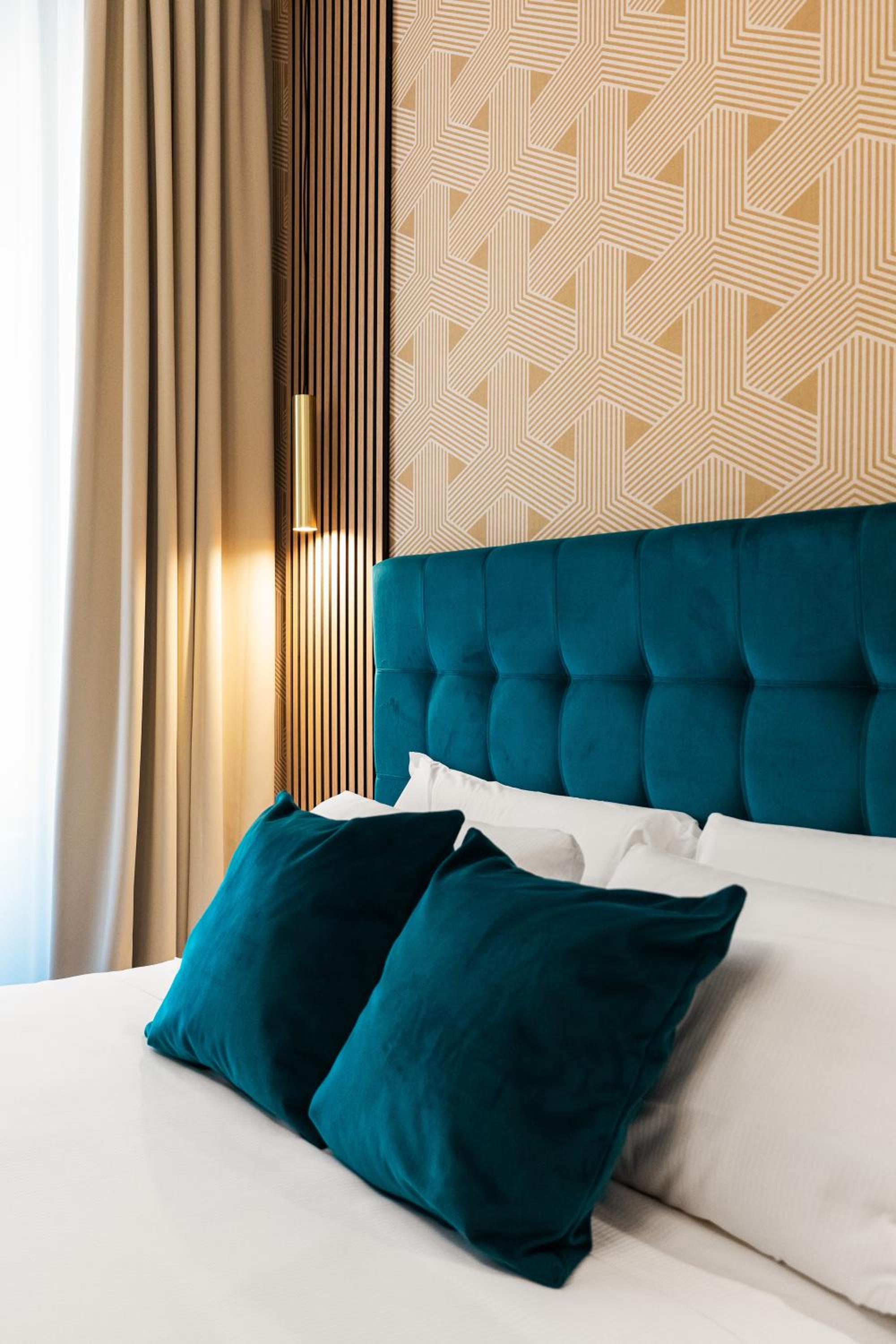 Double Room with Extra Bed photo 2