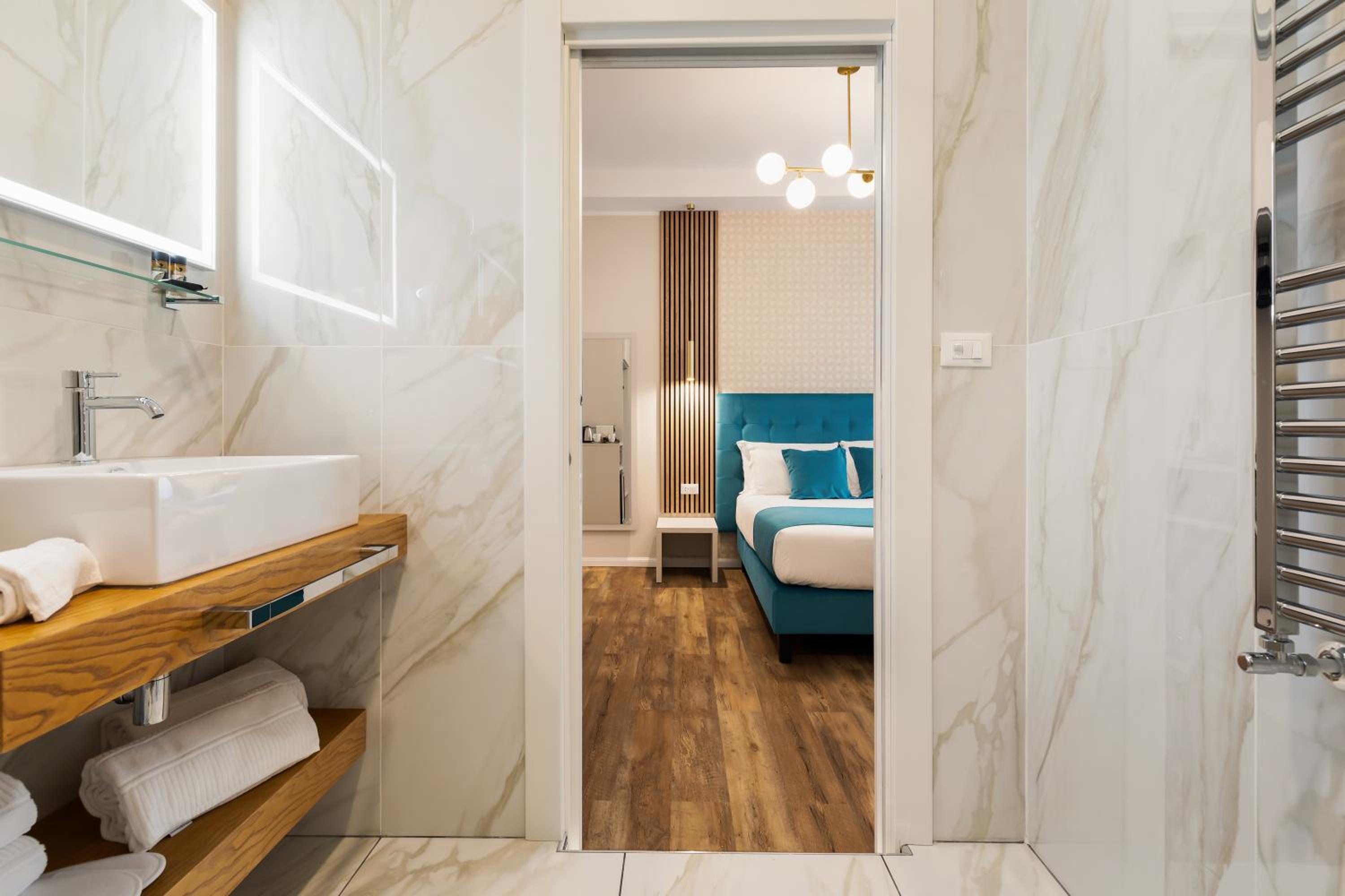 Large Double or Twin Room photo 3