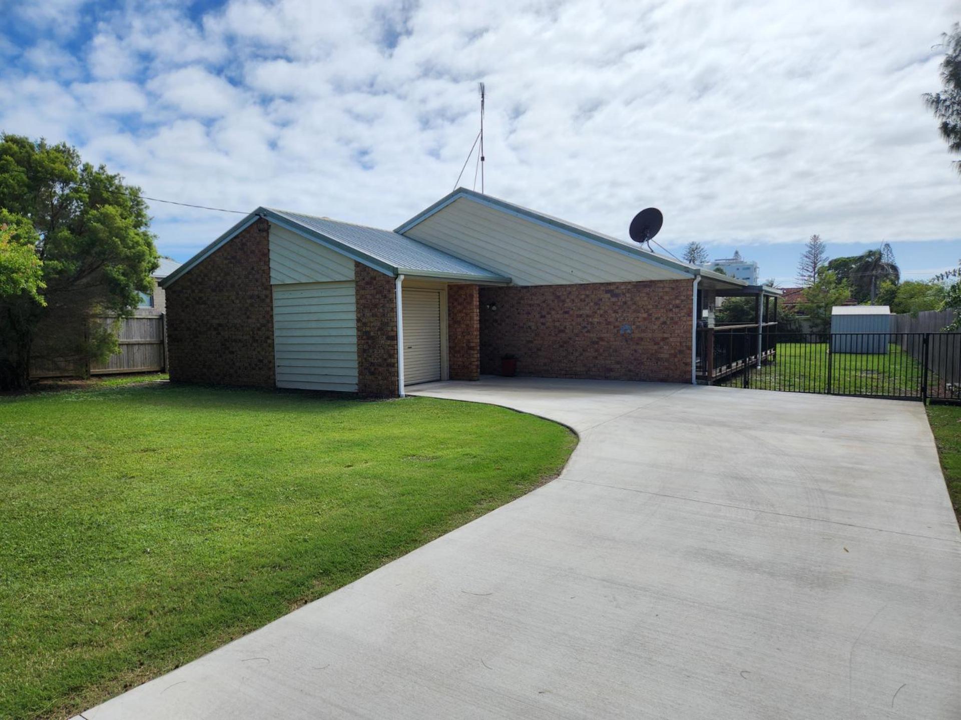 Three-Bedroom House photo 2