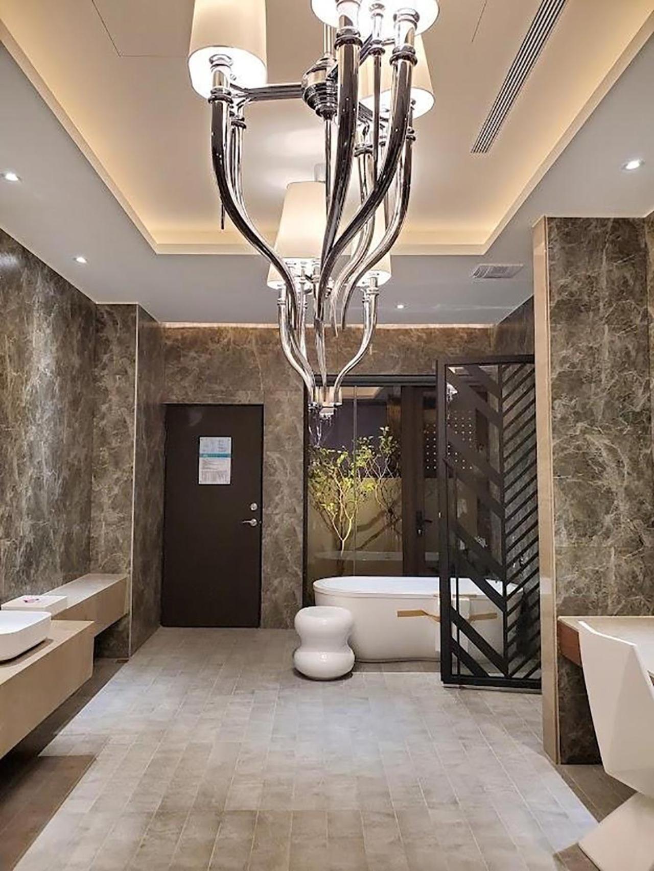 Standard Queen Room - Photo 13