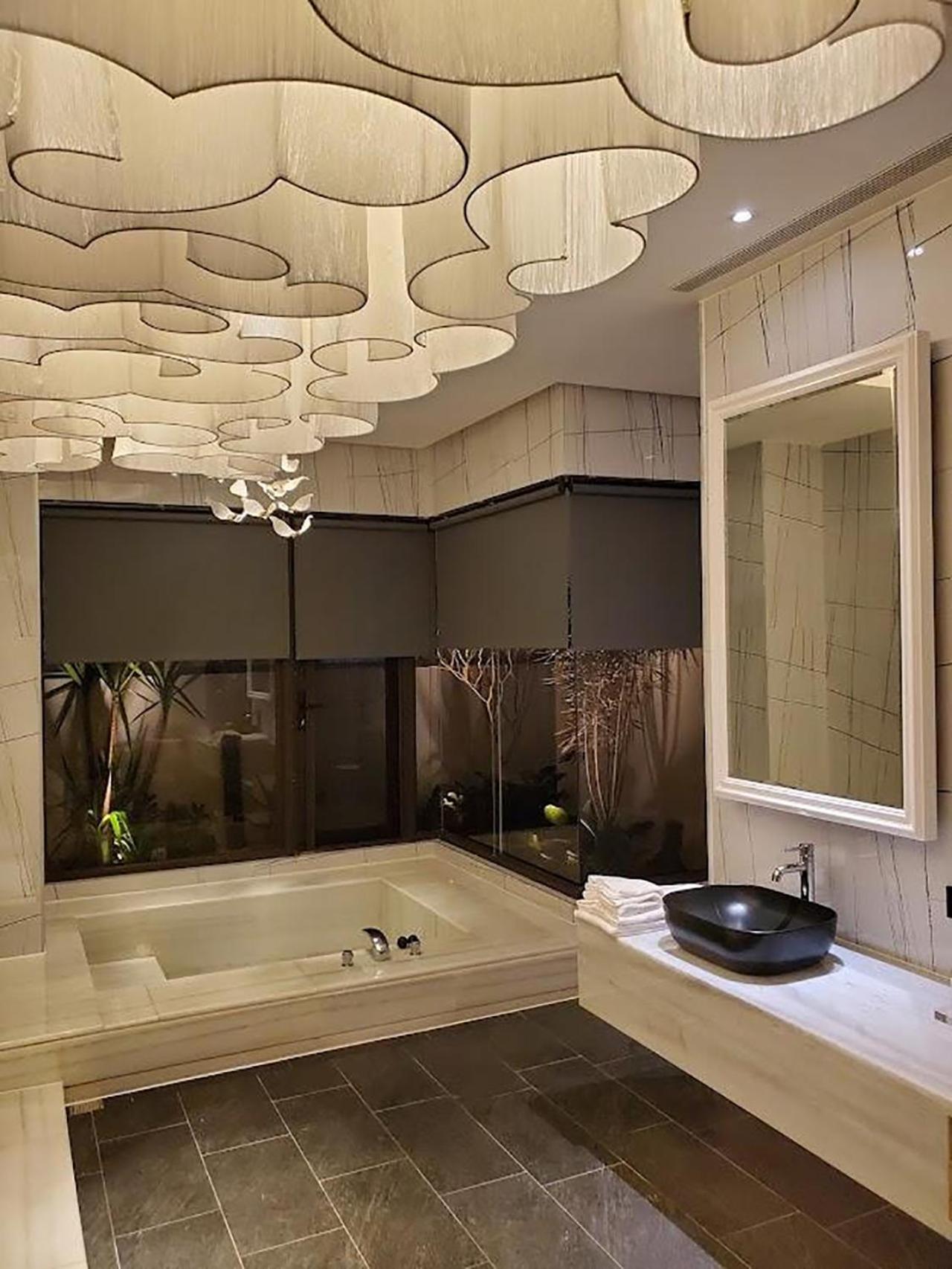 Standard Queen Room - Photo 10