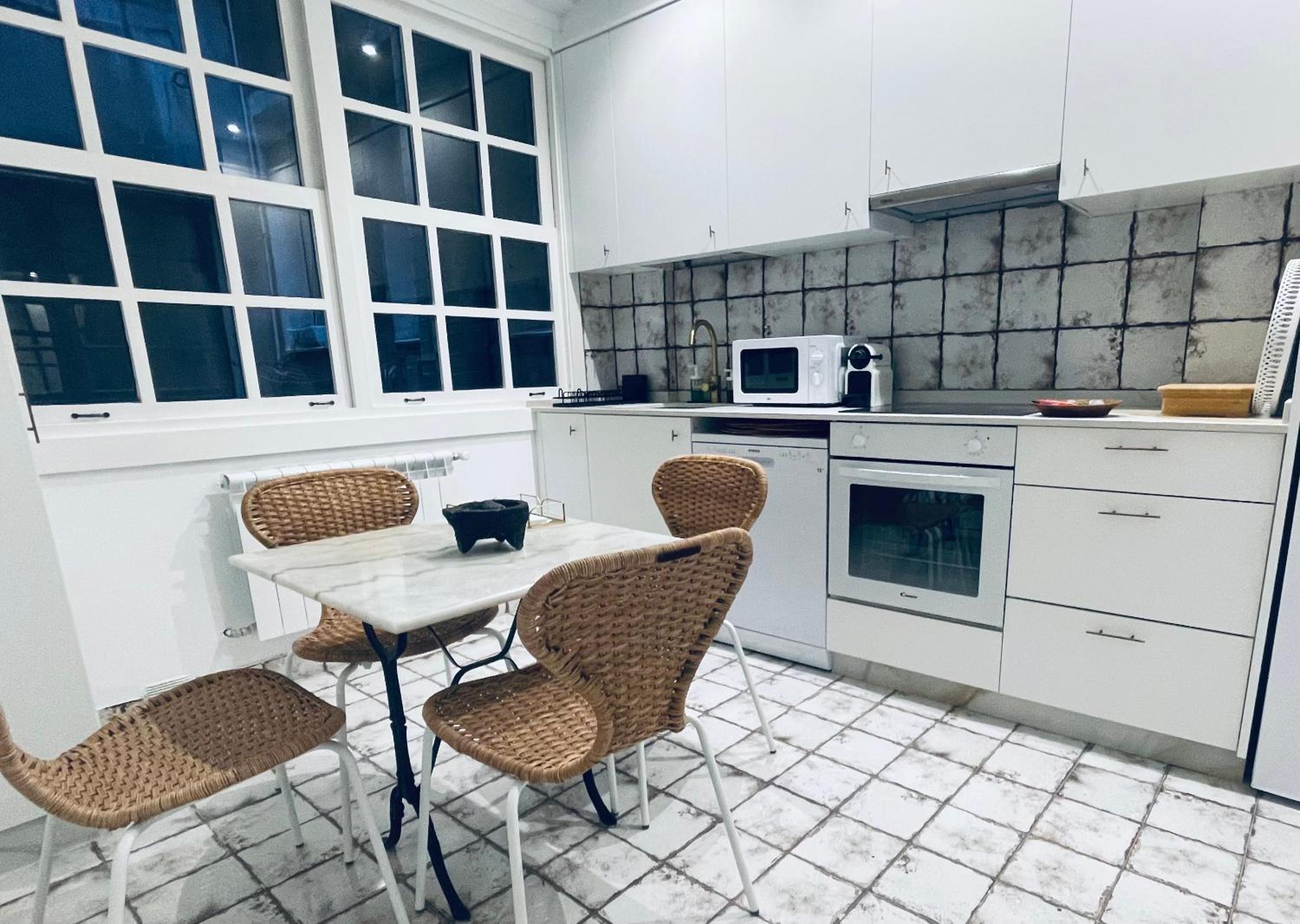 Deluxe Apartment photo 2