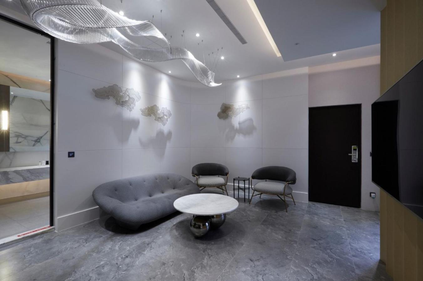 Superior King Room - Photo 4