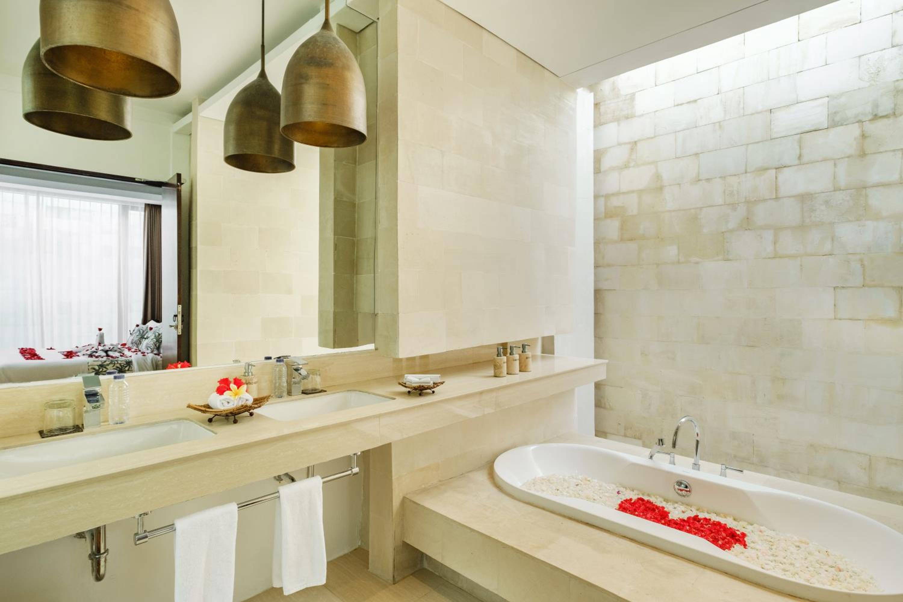 One-Bedroom Villa with Private Pool - Photo 38