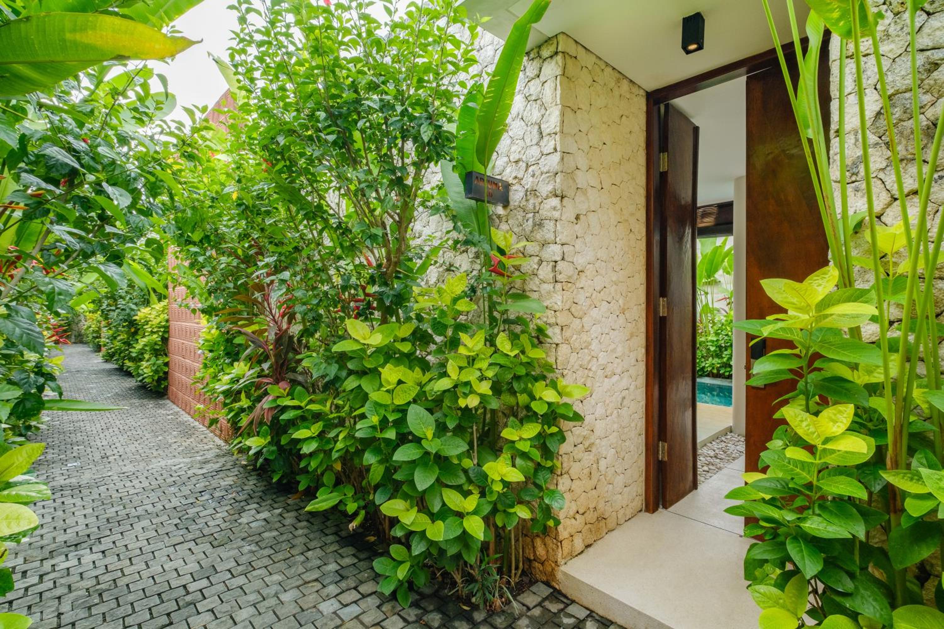 One-Bedroom Villa with Private Pool - Photo 19