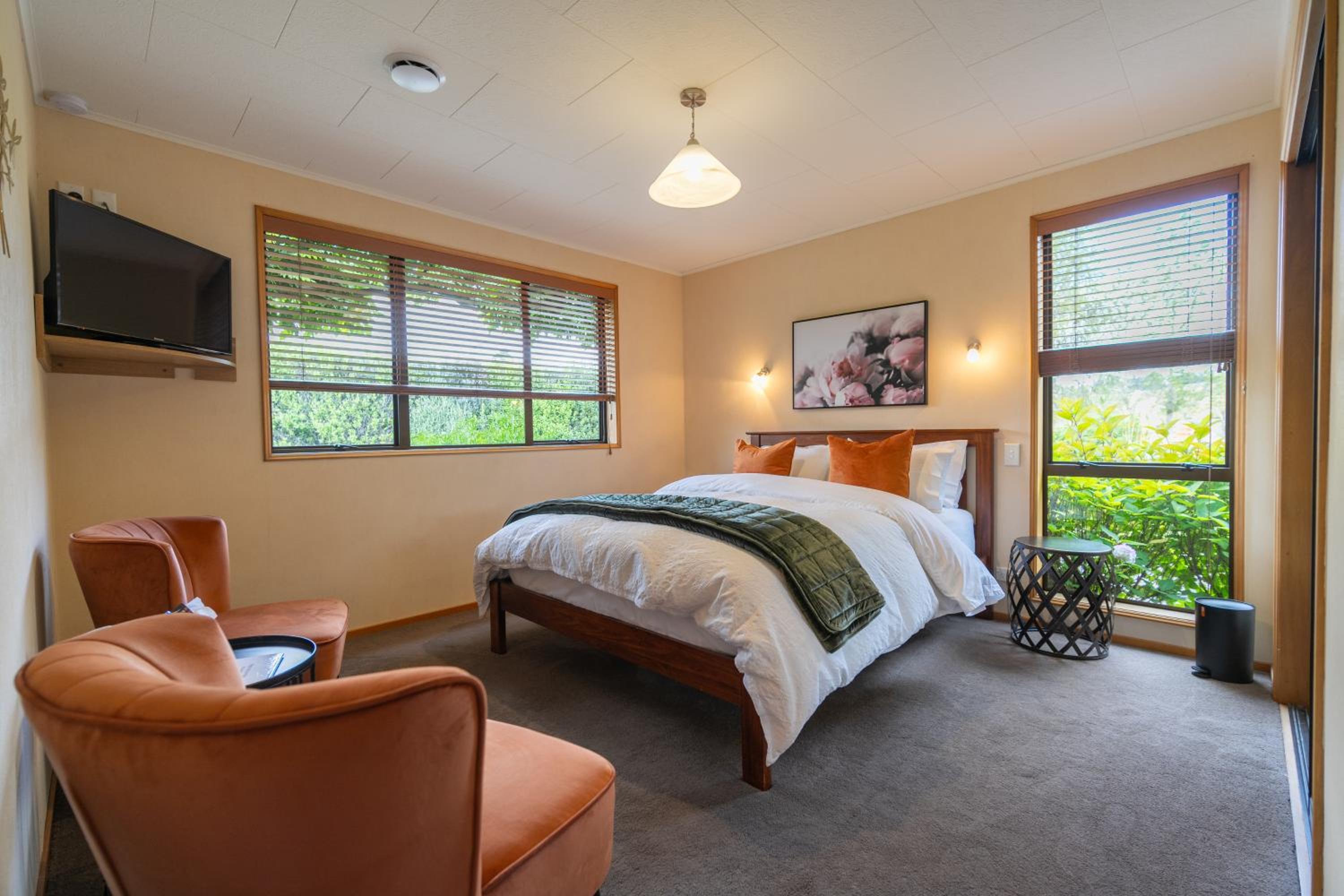 Queen Room with Garden View