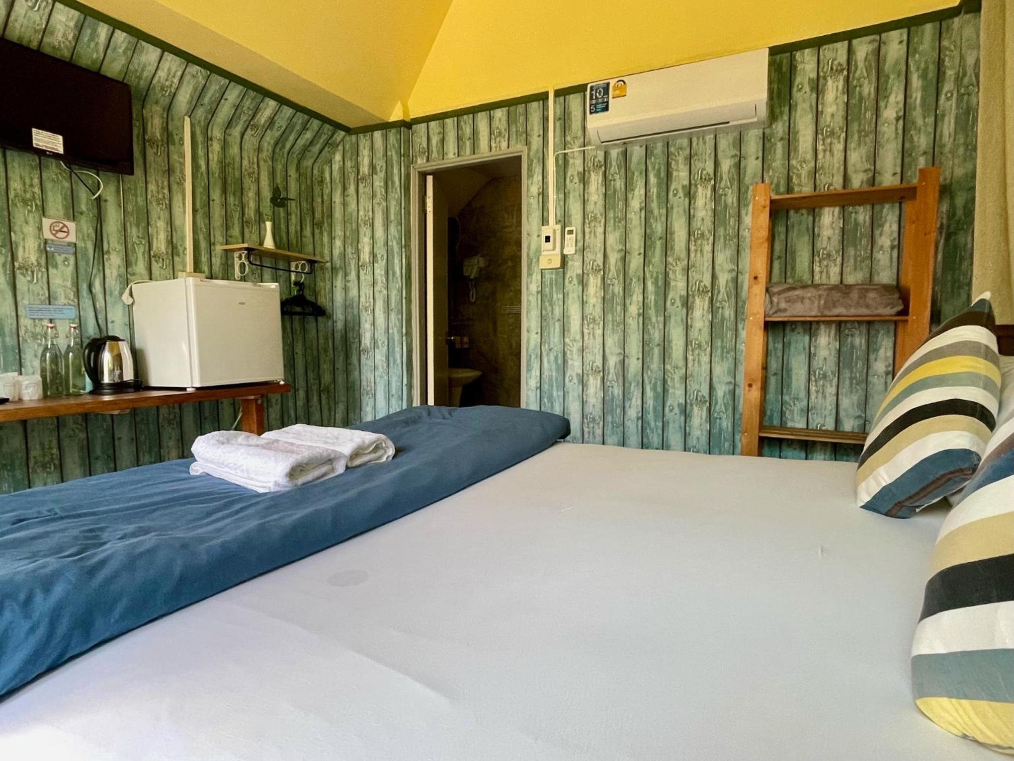 One-Bedroom Cottage - Photo 15