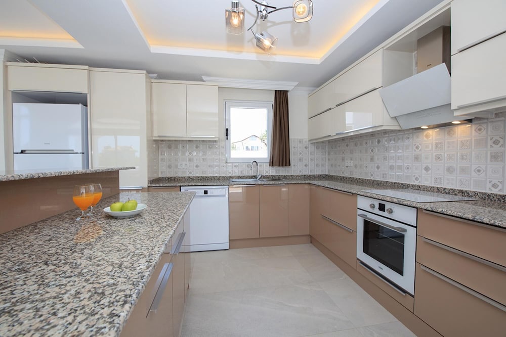 Villa photo 2