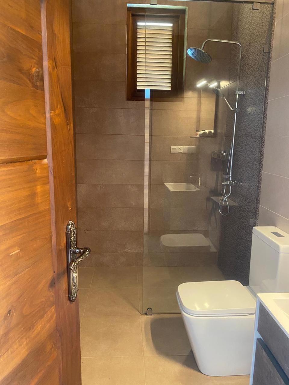 Deluxe Double Room (2 Adults + 1 Child) photo 2