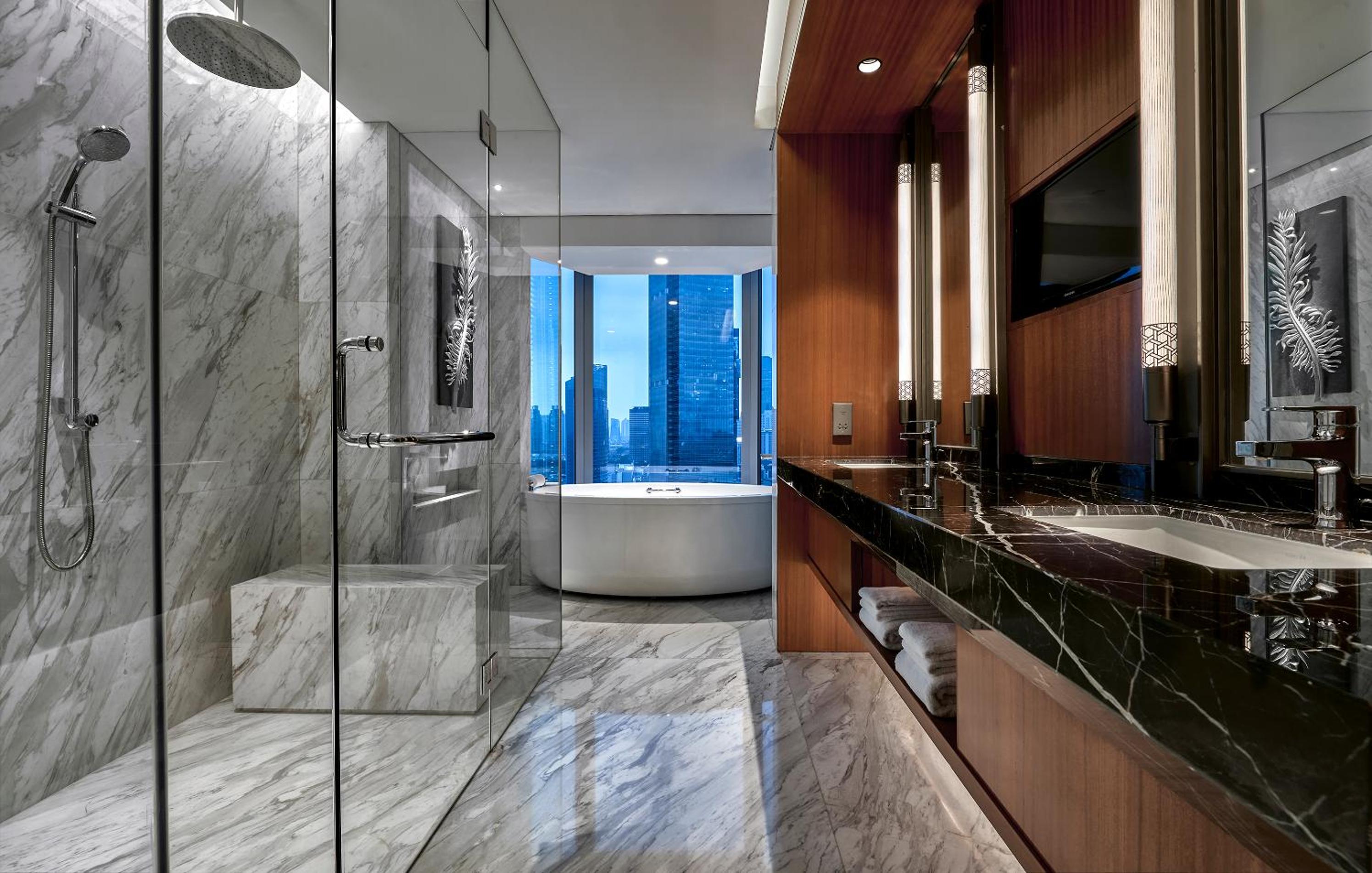 Capital Suite with Bundaran View - Photo 3