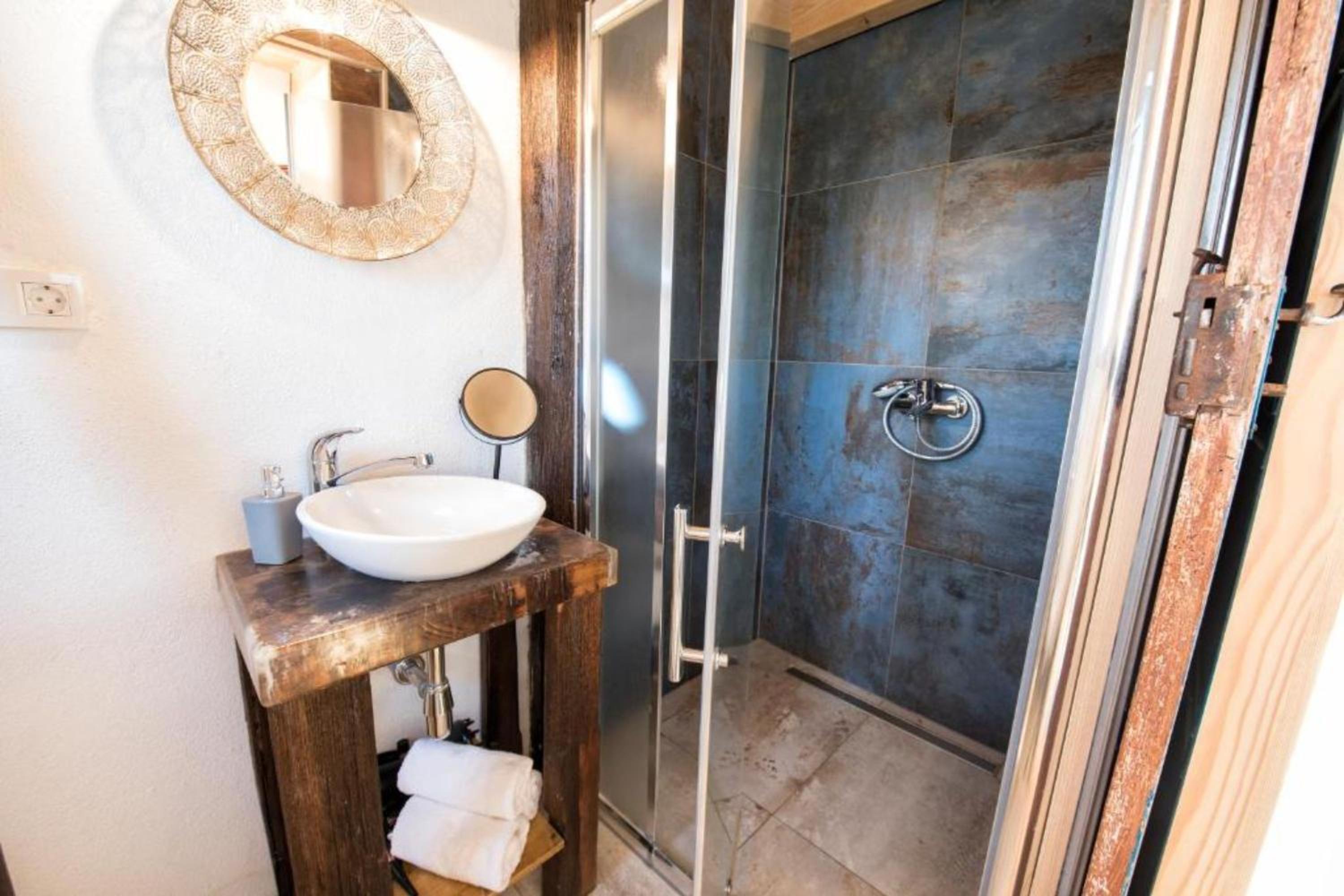 One Bedroom Chalet 1 photo 2