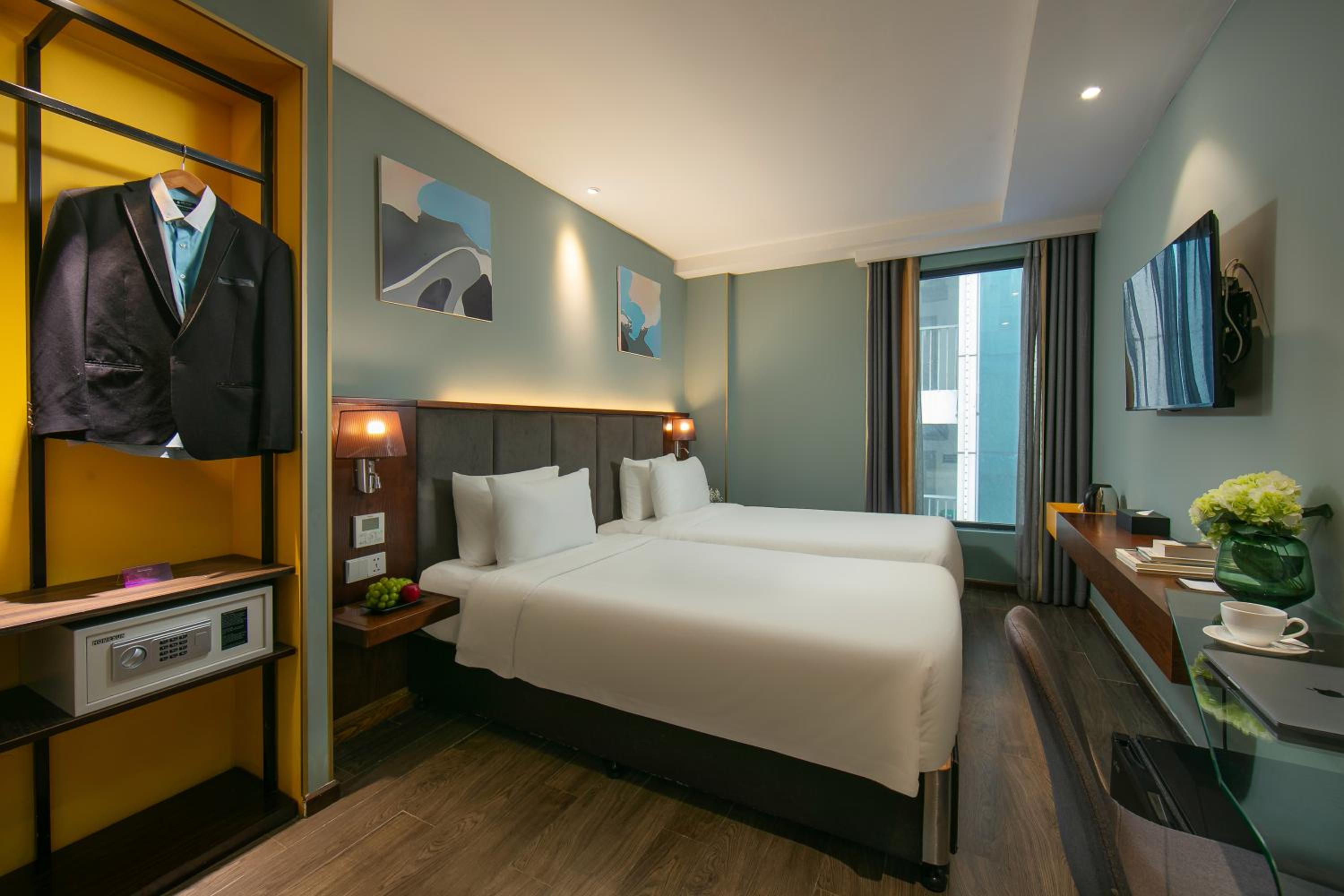 Twin Room with City View photo 1