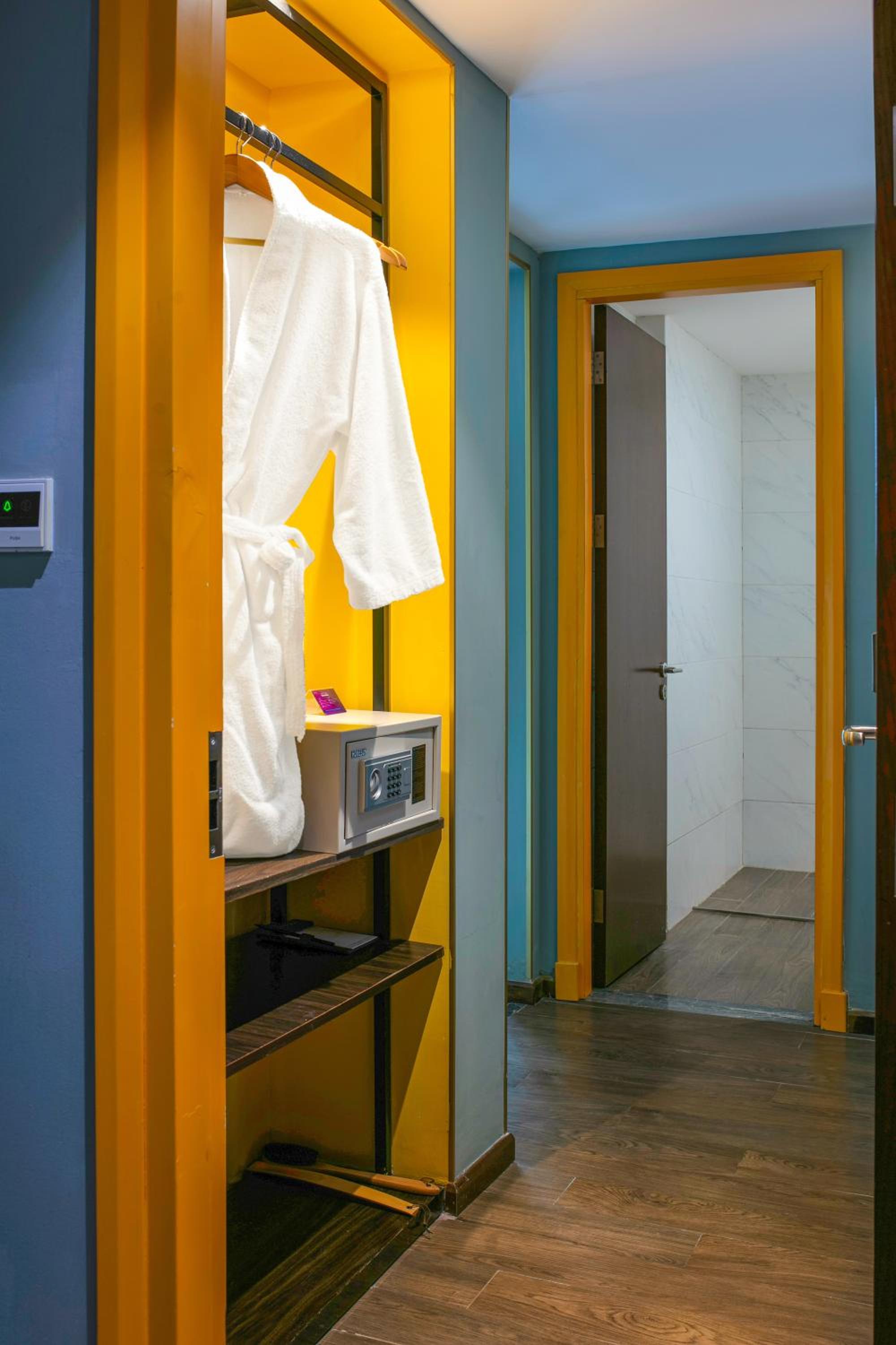 Suite with City View photo 3