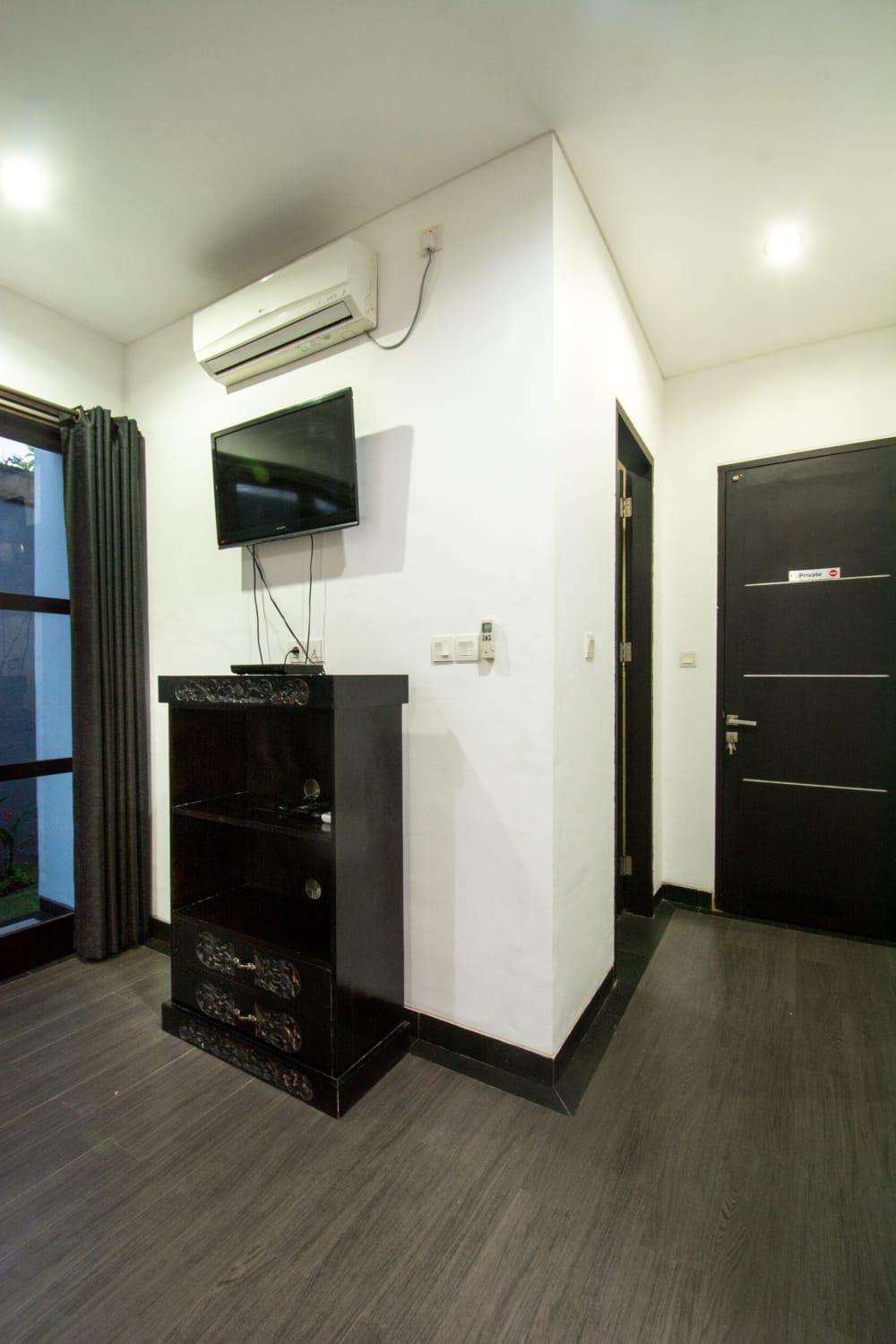 Three-Bedroom Villa photo 2