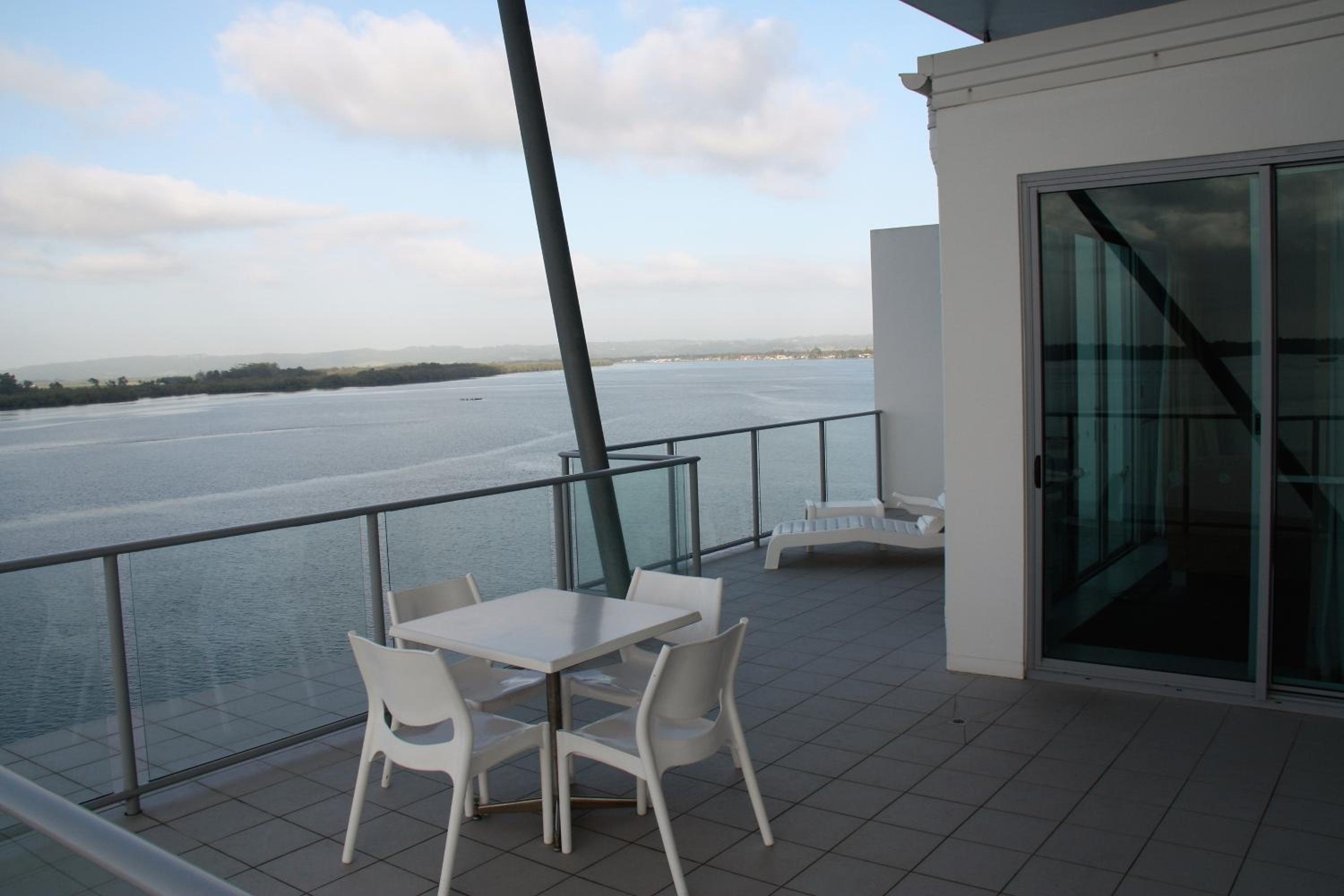 Executive Suite - Photo 6