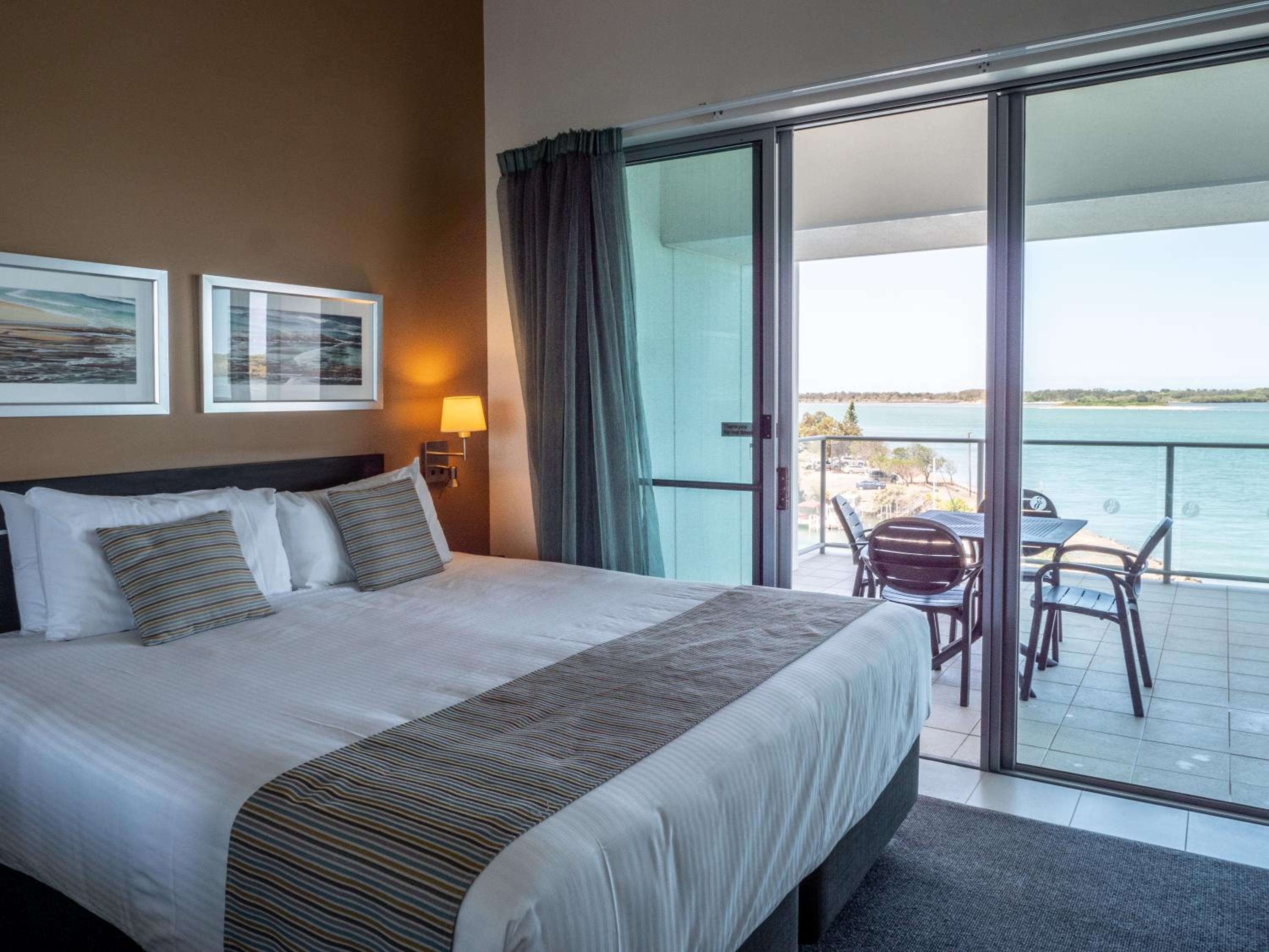 Executive Suite - Photo 5