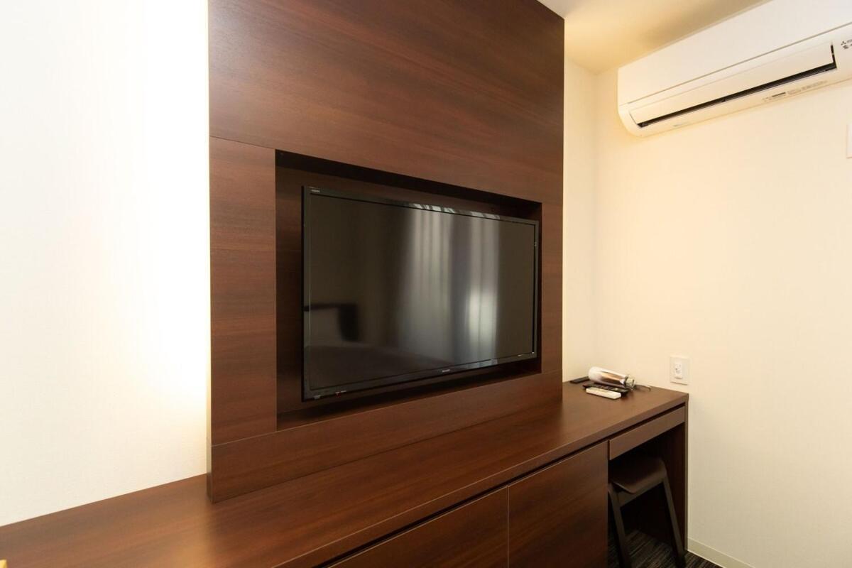Twin Room with Private Bathroom - Photo 20