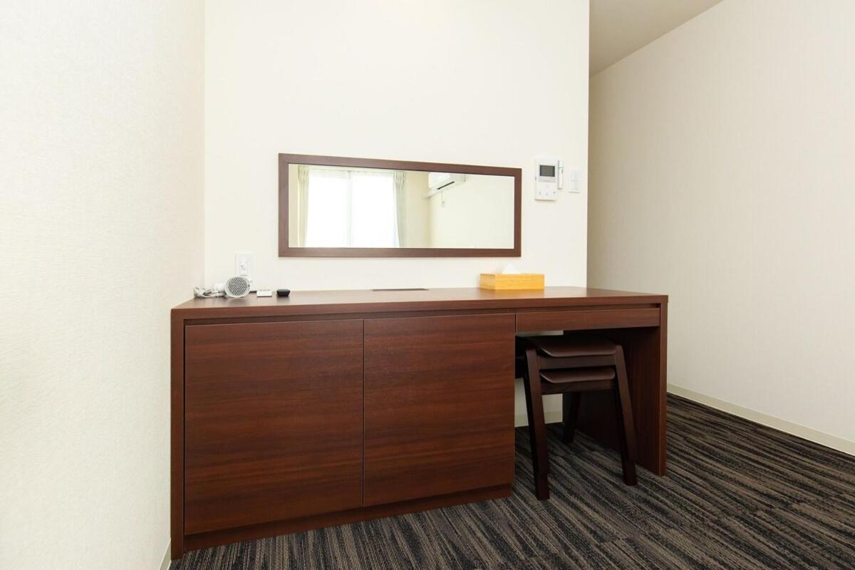 Twin Room with Private Bathroom - Photo 21
