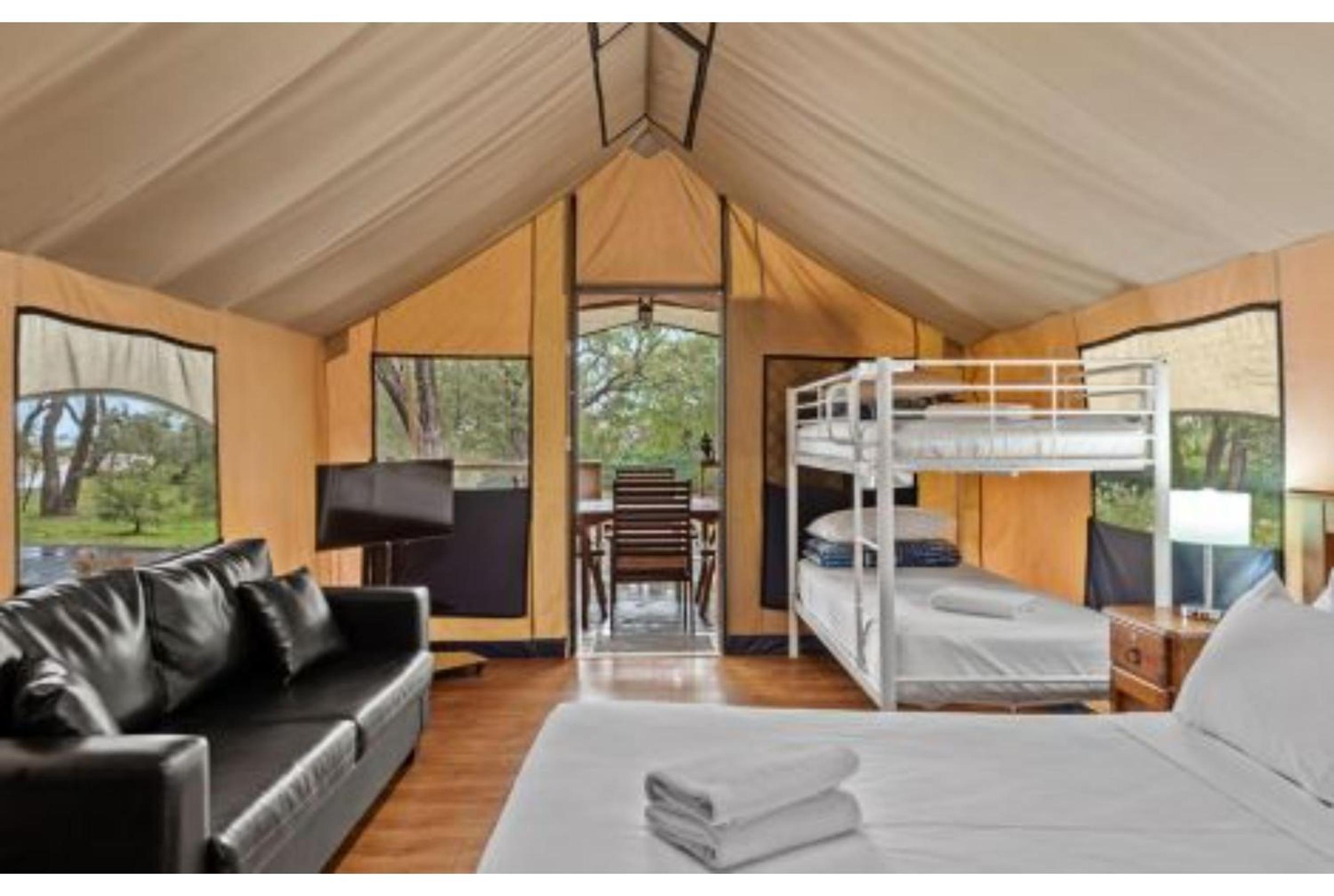 Deluxe Safari Tent - Sleep 4 photo 2