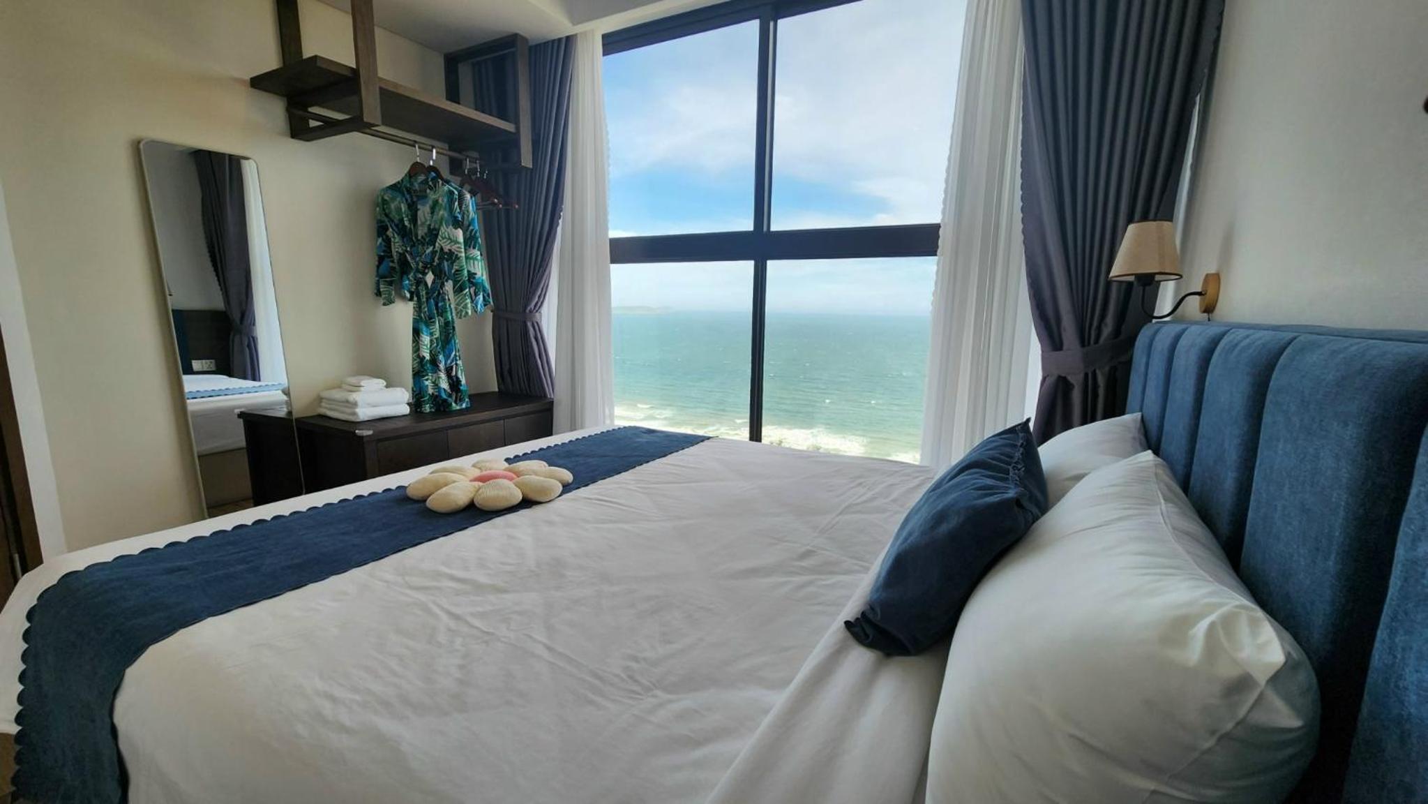 Two-Bedroom Apartment with Balcony and Sea View